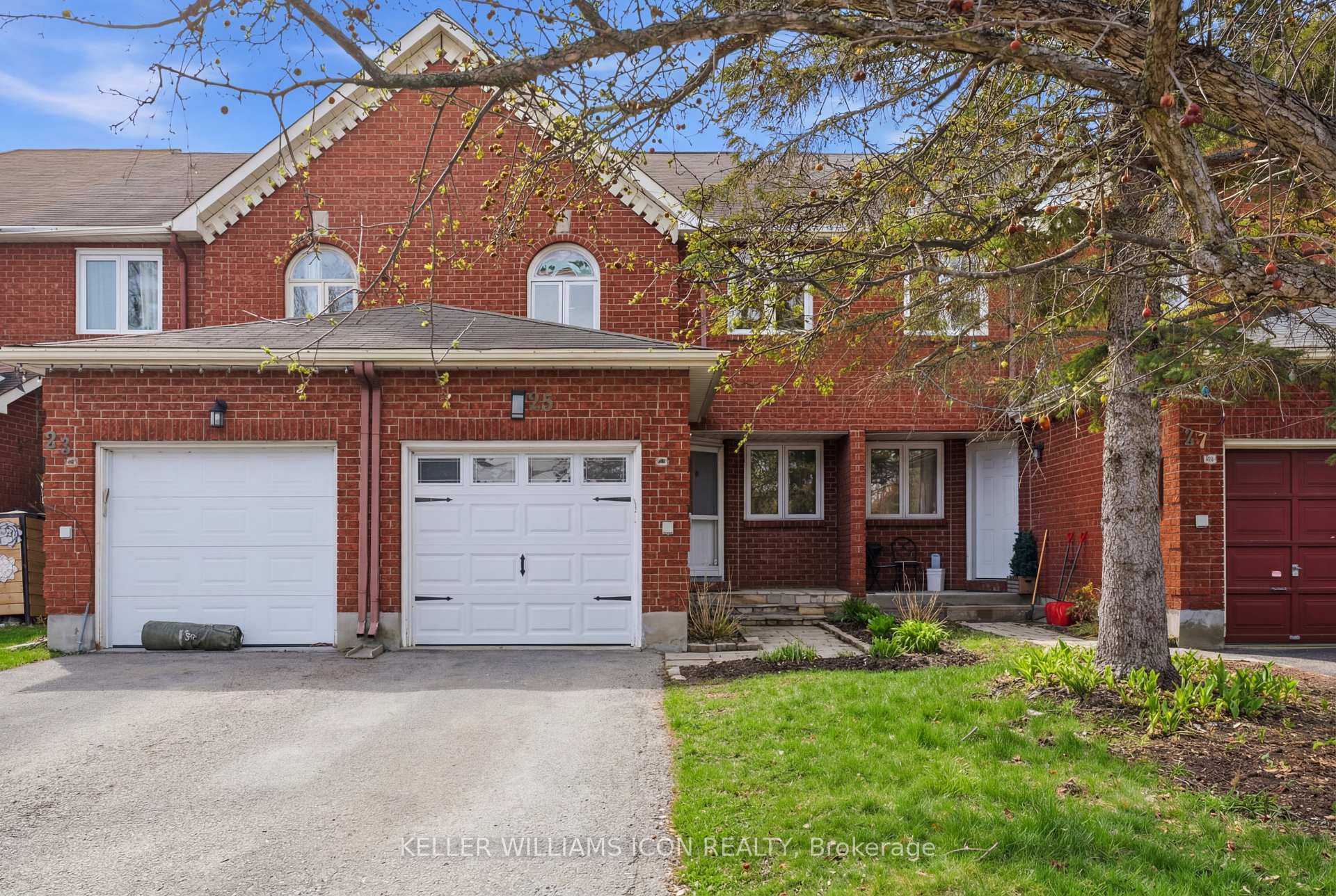 25 Robarts Crescent Ottawa Ontario Canada Sale residential Hisham Abdalla Royal Star Realty Inc., Brokerage*