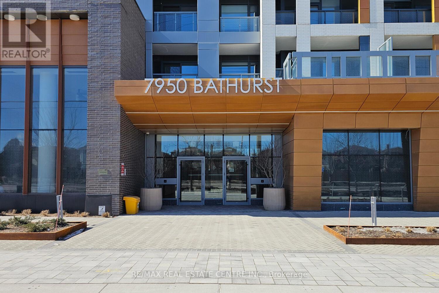 416 - 7950 Bathurst Street Vaughan Ontario Canada Rent residential SAMEH BASTAWROSE RE/MAX REAL ESTATE CENTRE INC., BROKERAGE 