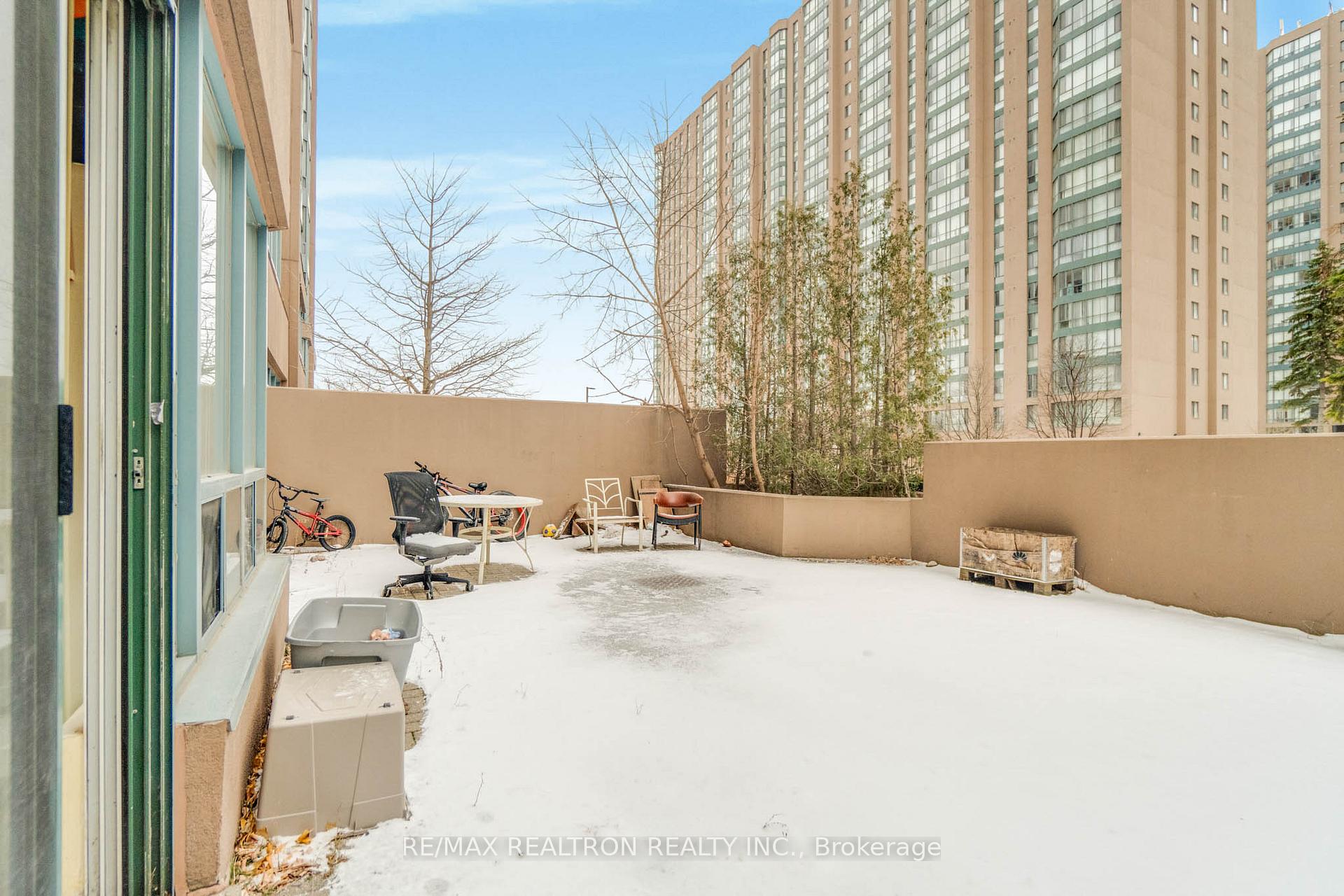 110 - 115 Hillcrest Avenue Mississauga Ontario Canada Sale residential Elena Vankevich Brokerage Information: Not available, please contact website owner