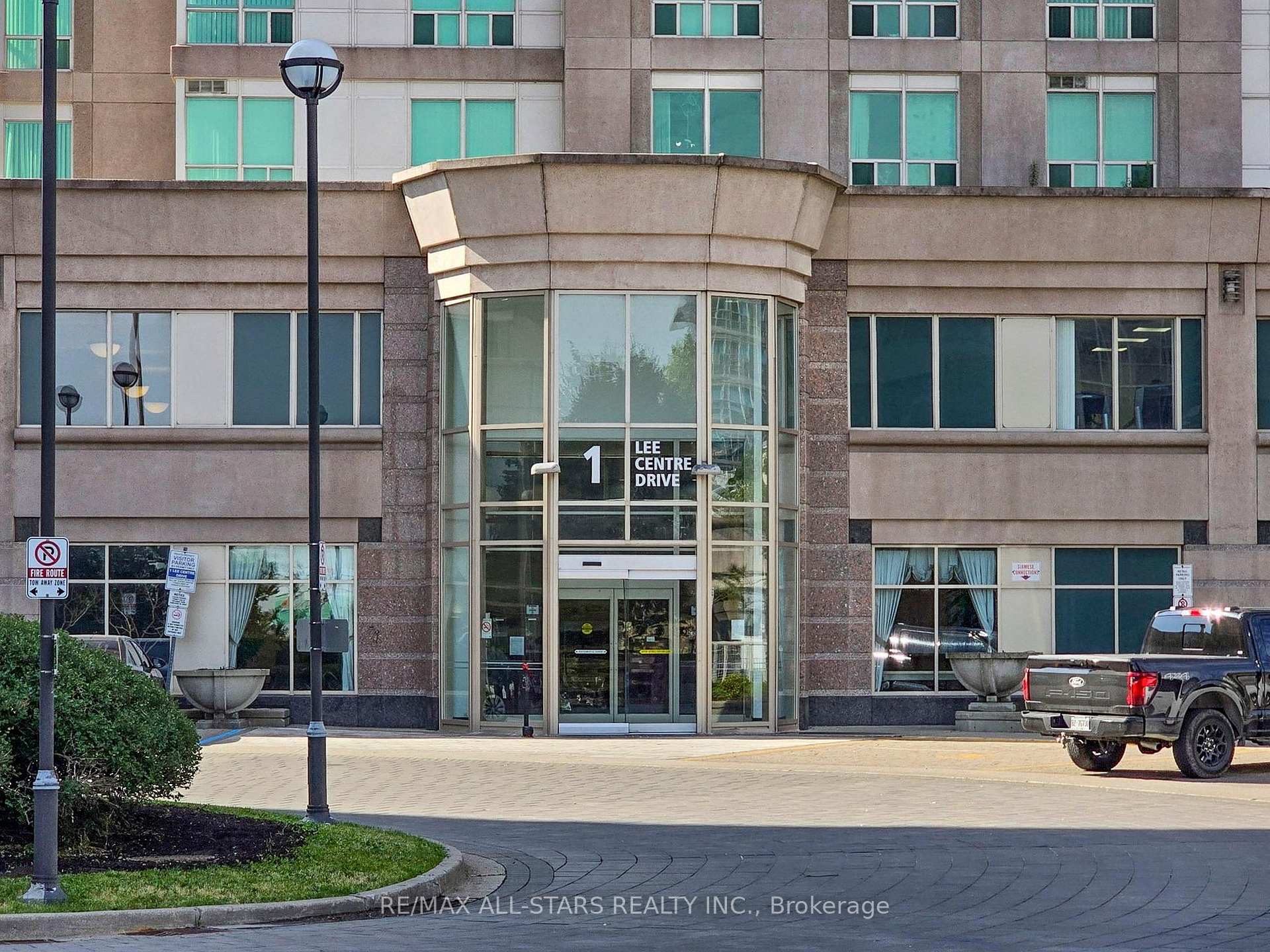 2315 - 1 Lee Centre Drive Toronto Ontario Canada Sold residential RON NICESKI,Broker RE/MAX All-Stars Realty Inc., Brokerage *