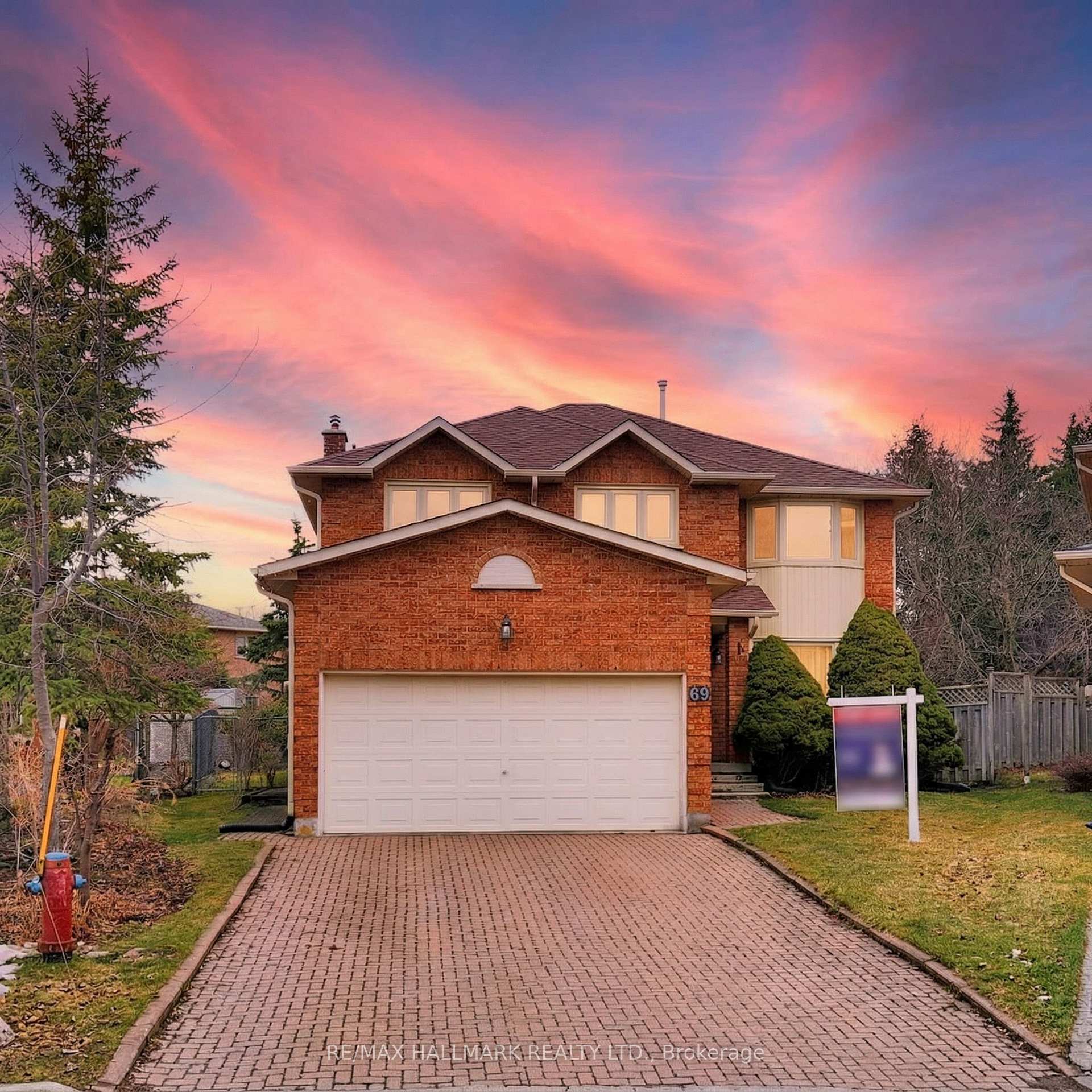 69 Dunbarton Court Richmond Hill Ontario Canada Sale residential Ramin Nickpor RE/MAX Hallmark Realty Ltd., Brokerage *