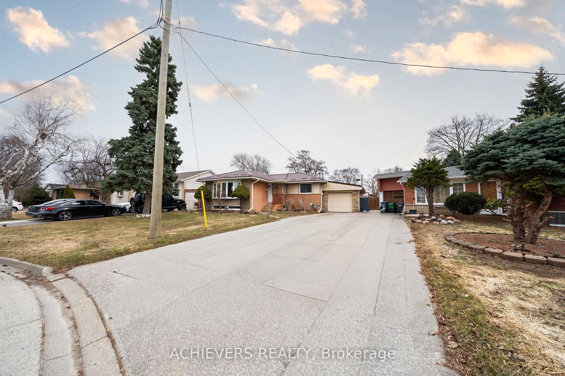 28 Cumbrian Court Brampton Ontario Canada Sale residential   Save Max Real Estate Inc.