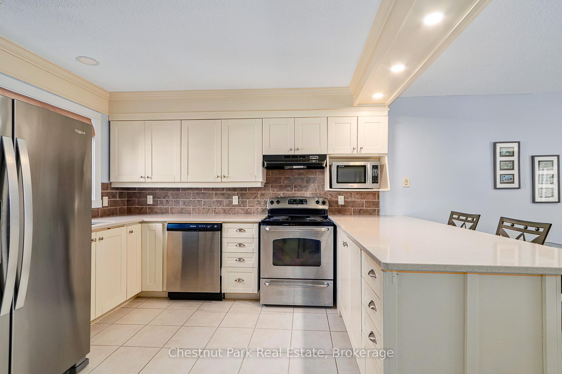 3 Bedroom Apartment/Flat's Image 3