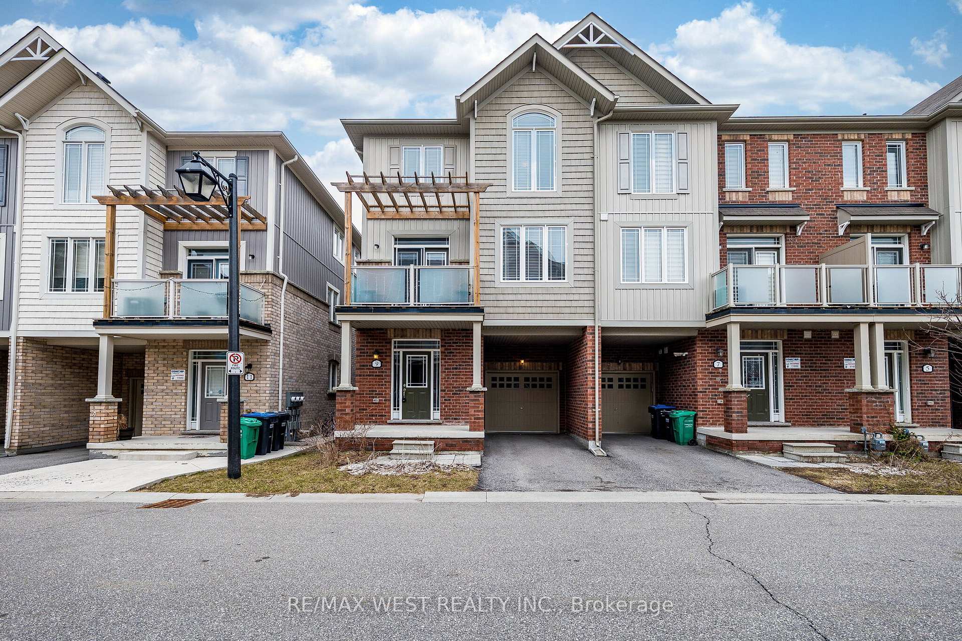 9 Melbrit Lane Caledon Ontario Canada Sale residential Tony Pilotti RE/MAX West Realty Inc., Brokerage *