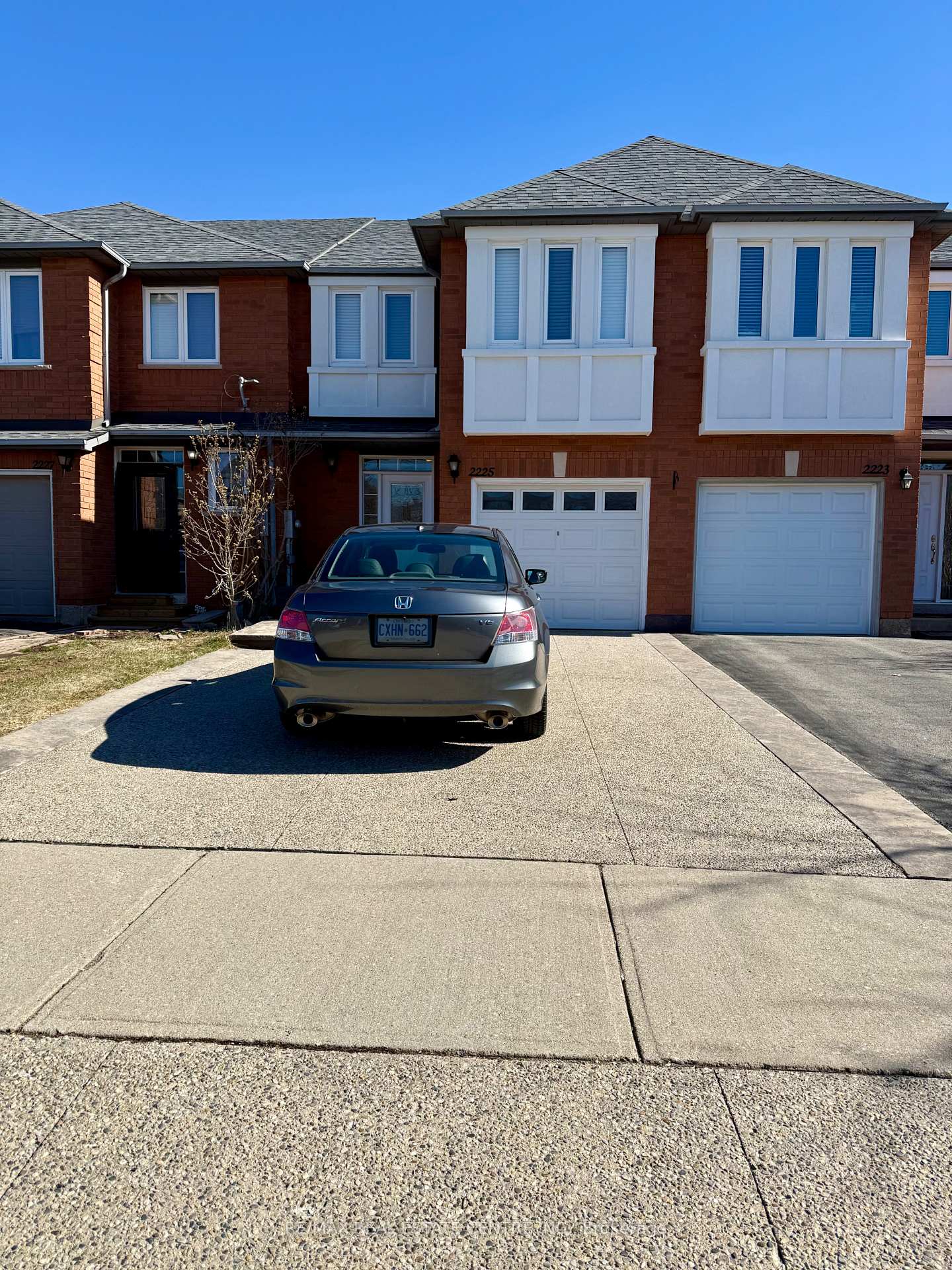 2225 Dale Ridge Drive Oakville Ontario Canada Rent residential Sachit Shetty RE/MAX Real Estate Centre Inc., Brokerage*