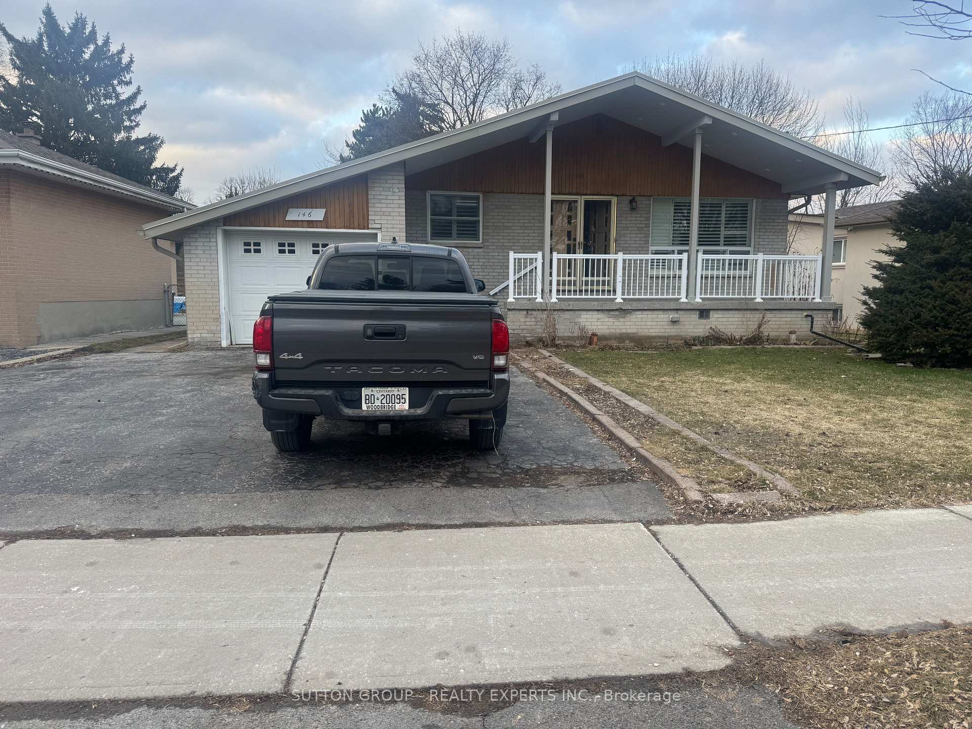 146 Verobeach Boulevard Toronto Ontario Canada Rent residential Jaswinder Meelu Sutton Group- Realty Experts Inc.