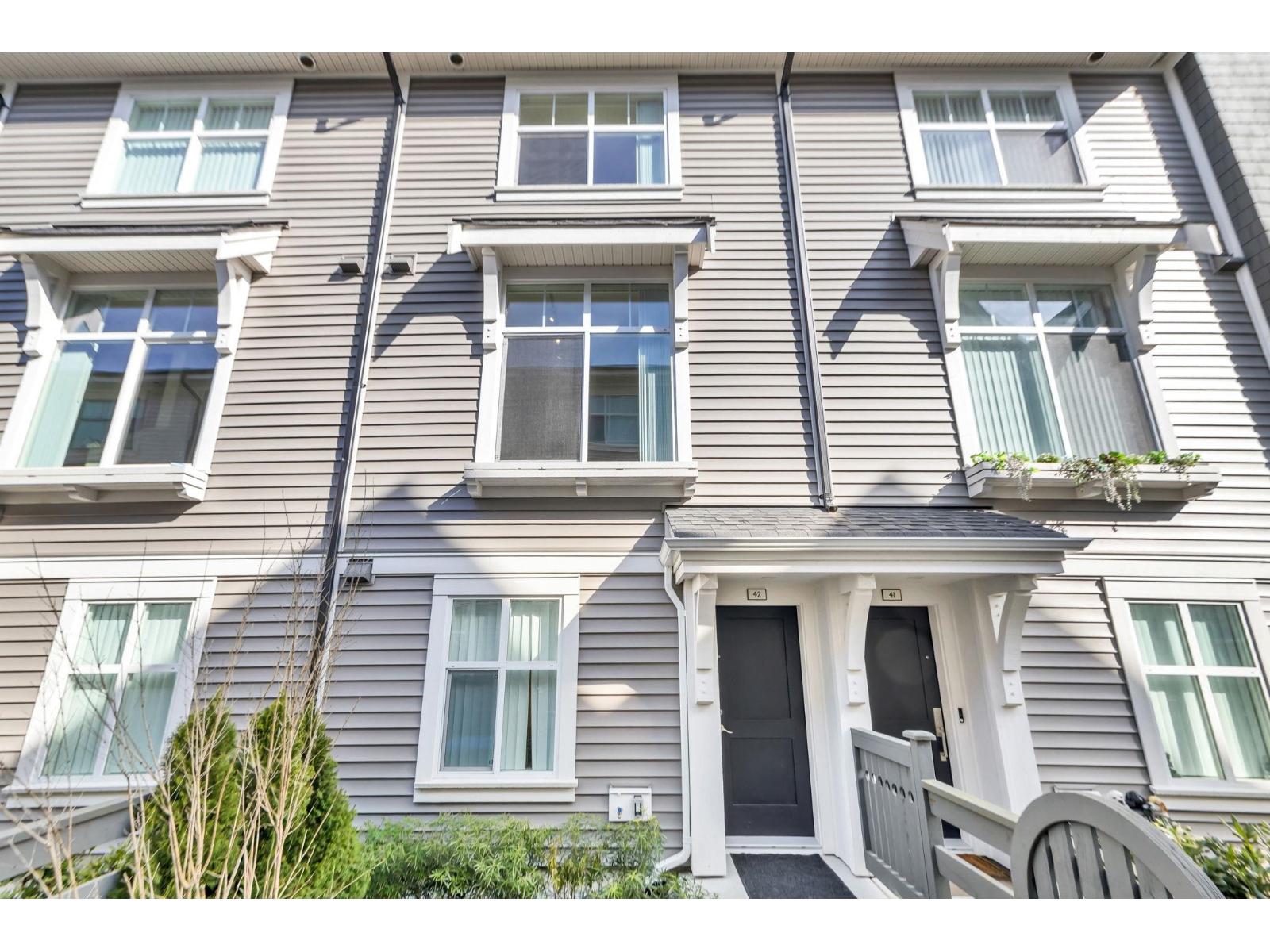 42 14151 58A AVENUE Surrey British Columbia Canada Sale residential   Marketing 604 Team | HomeLife Benchmark Realty Corp.