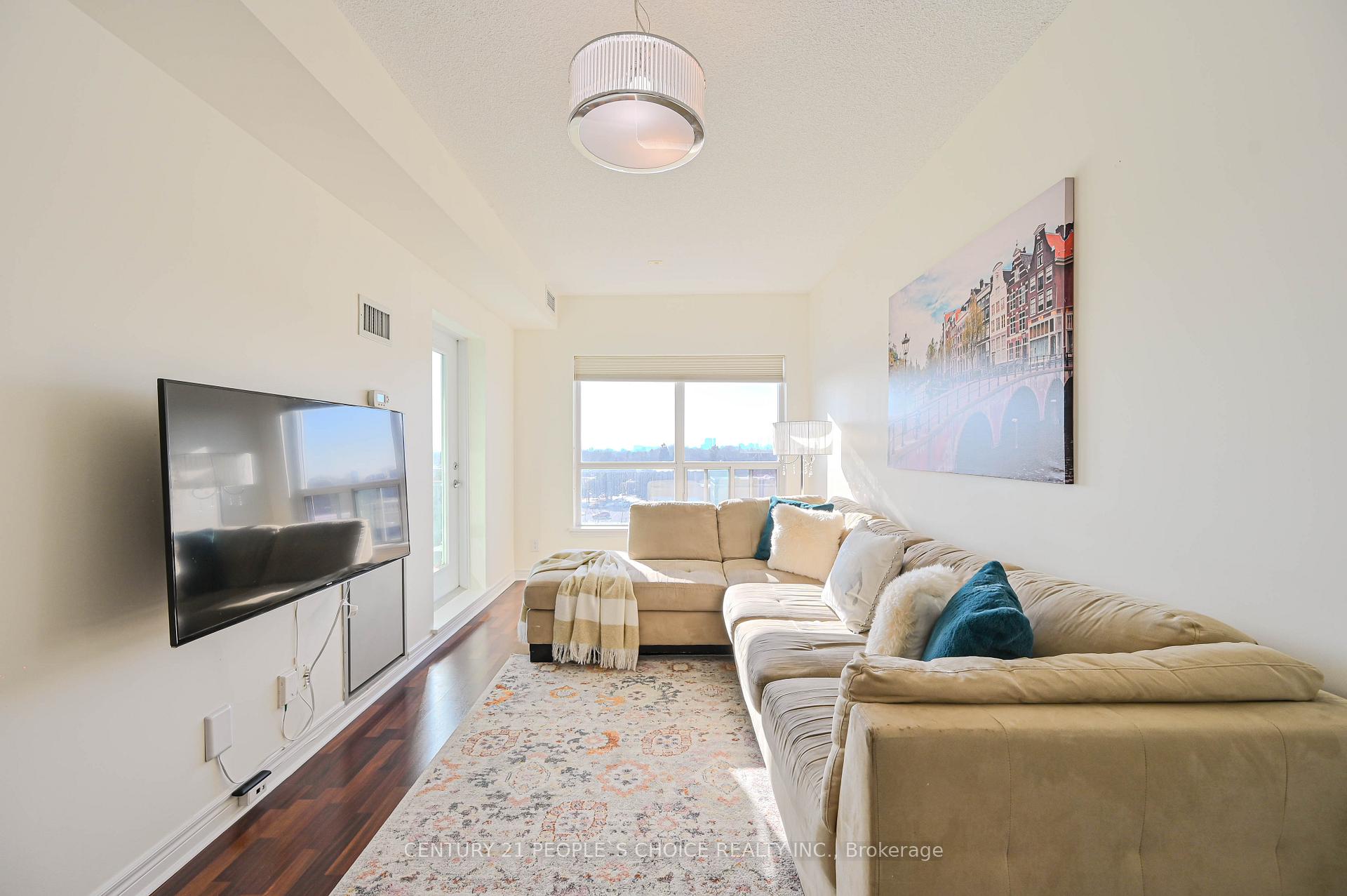 617 - 60 Fairfax Crescent Toronto Ontario Canada Sale residential Heather Mackenzie Skybound Realty, Brokerage 