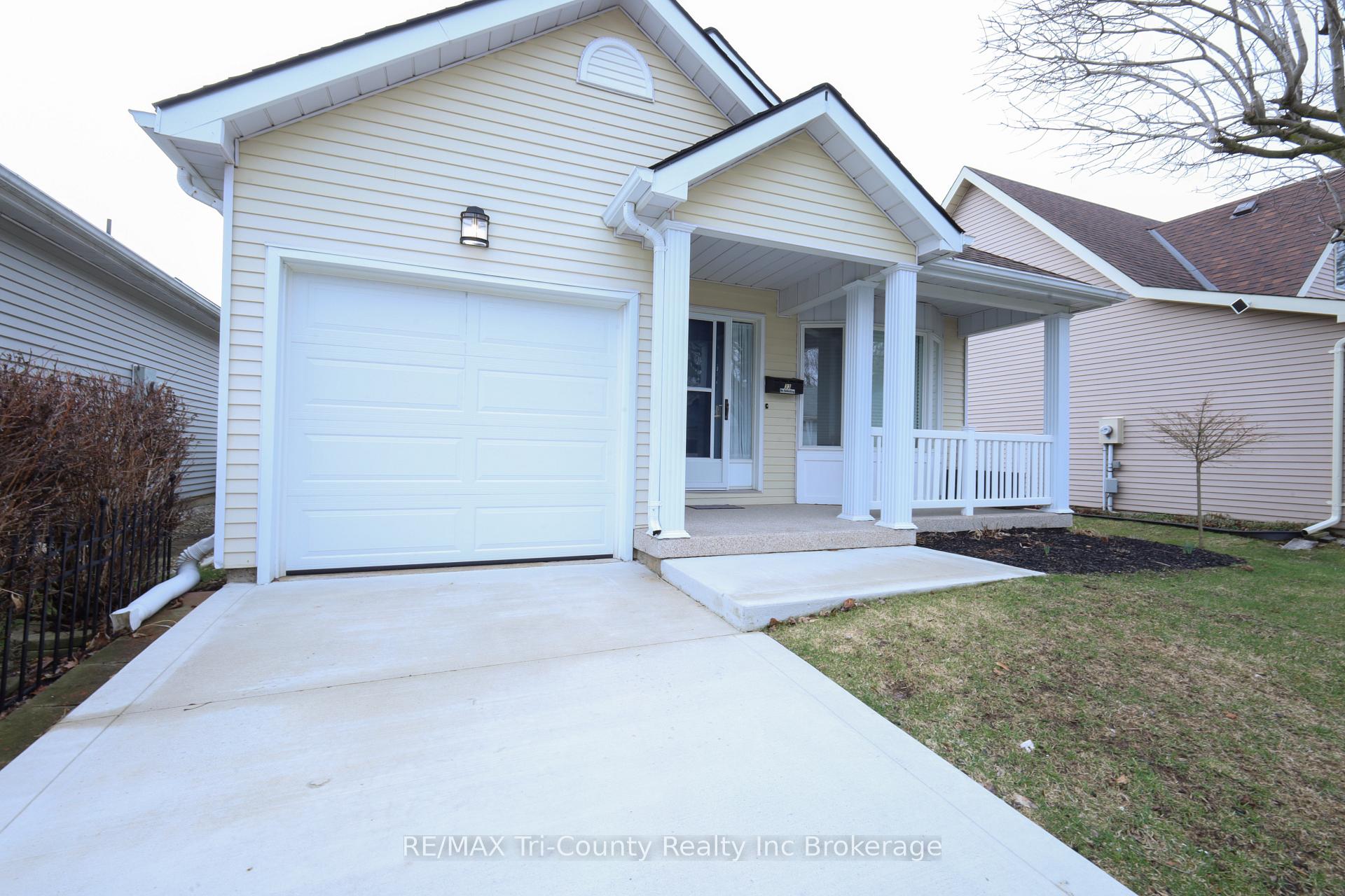 33 Wilkins Crescent Tillsonburg Ontario Canada Sale residential   T.L. WILLAERT REALTY LTD. BROKERAGE*