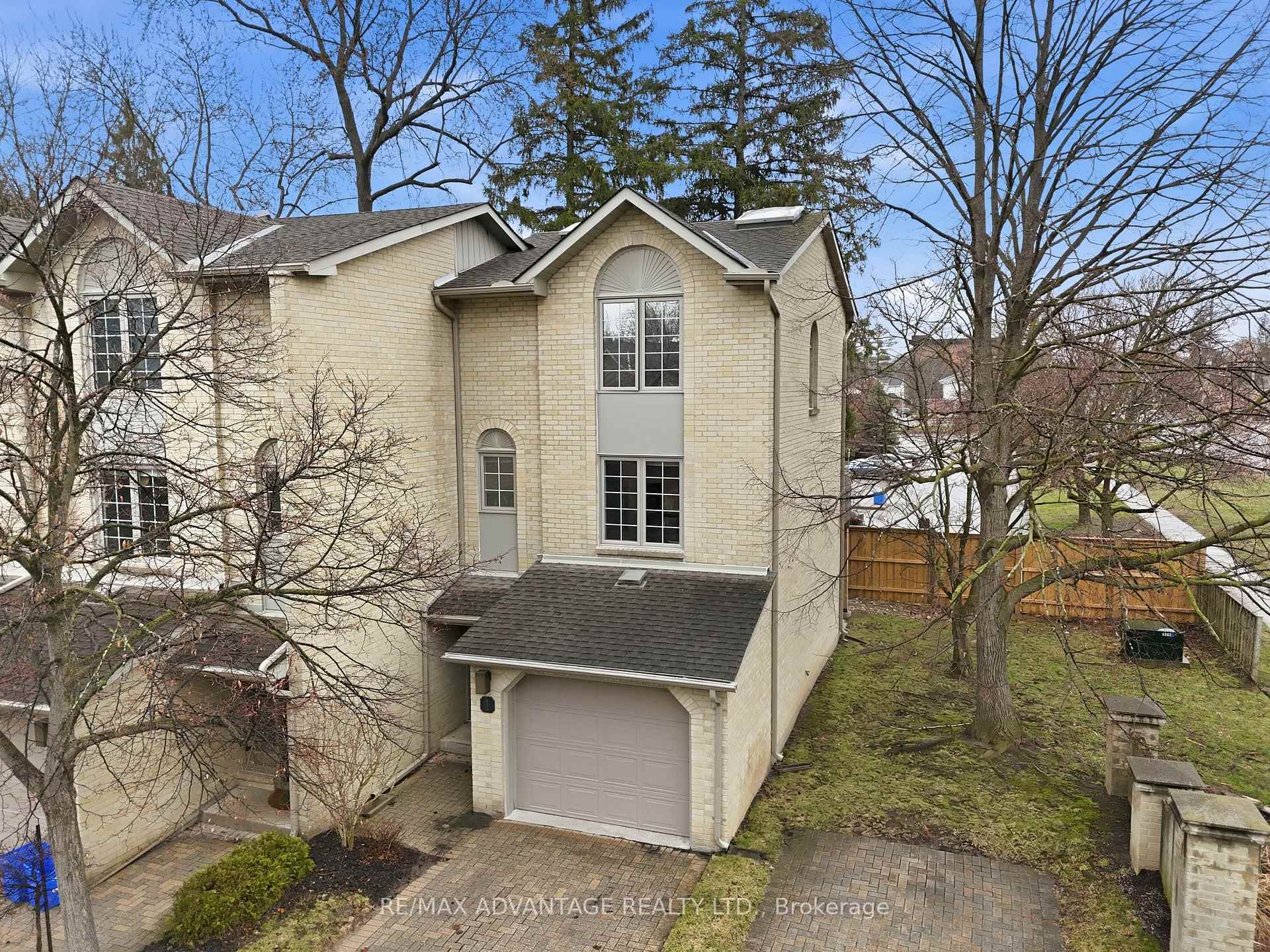 1 - 1399 Commissioners Road W London South Ontario Canada Sale residential Mike Van Steensel RE/MAX Advantage Realty Ltd., Brokerage*