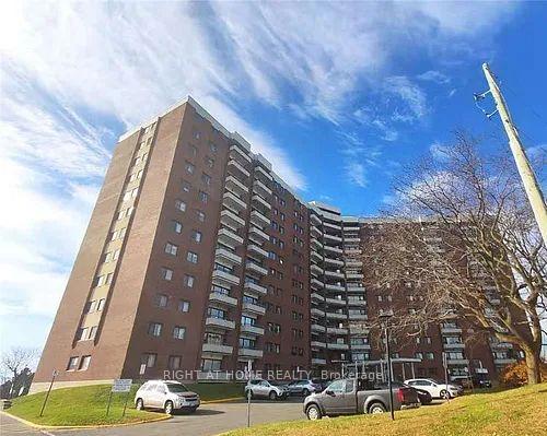 501 - 20 Chesterton Drive Ottawa Ontario Canada Rent residential Hesam Azimi Right at Home Realty, Brokerage*