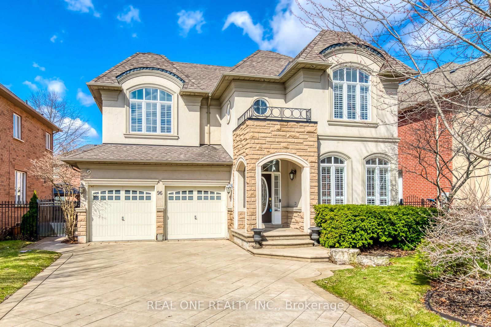 96 Spring Azure Crescent Oakville Ontario Canada Sale residential Adele McGovern RE/MAX West Realty Inc., Brokerage *