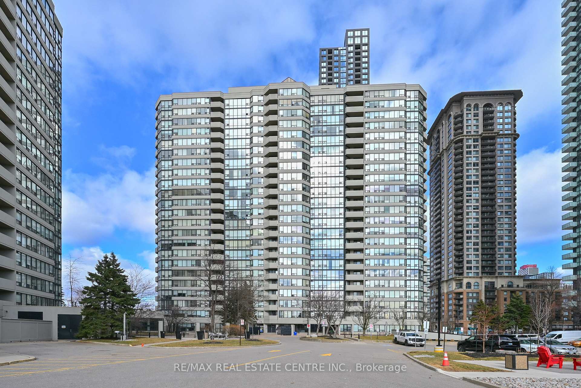 #609 - 330 Rathburn Road W Mississauga Ontario Canada Sale residential Cliff Barron RE/MAX Real Estate Centre, Inc., Brokerage *