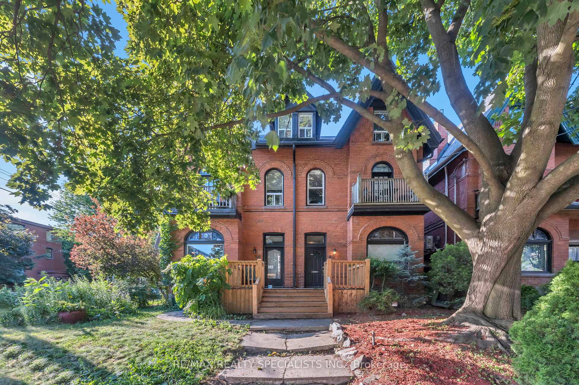 48 Leopold Street Toronto Ontario Canada Sale residential ALEX BAEZ RE/MAX Realty Specialists Inc., Brokerage *