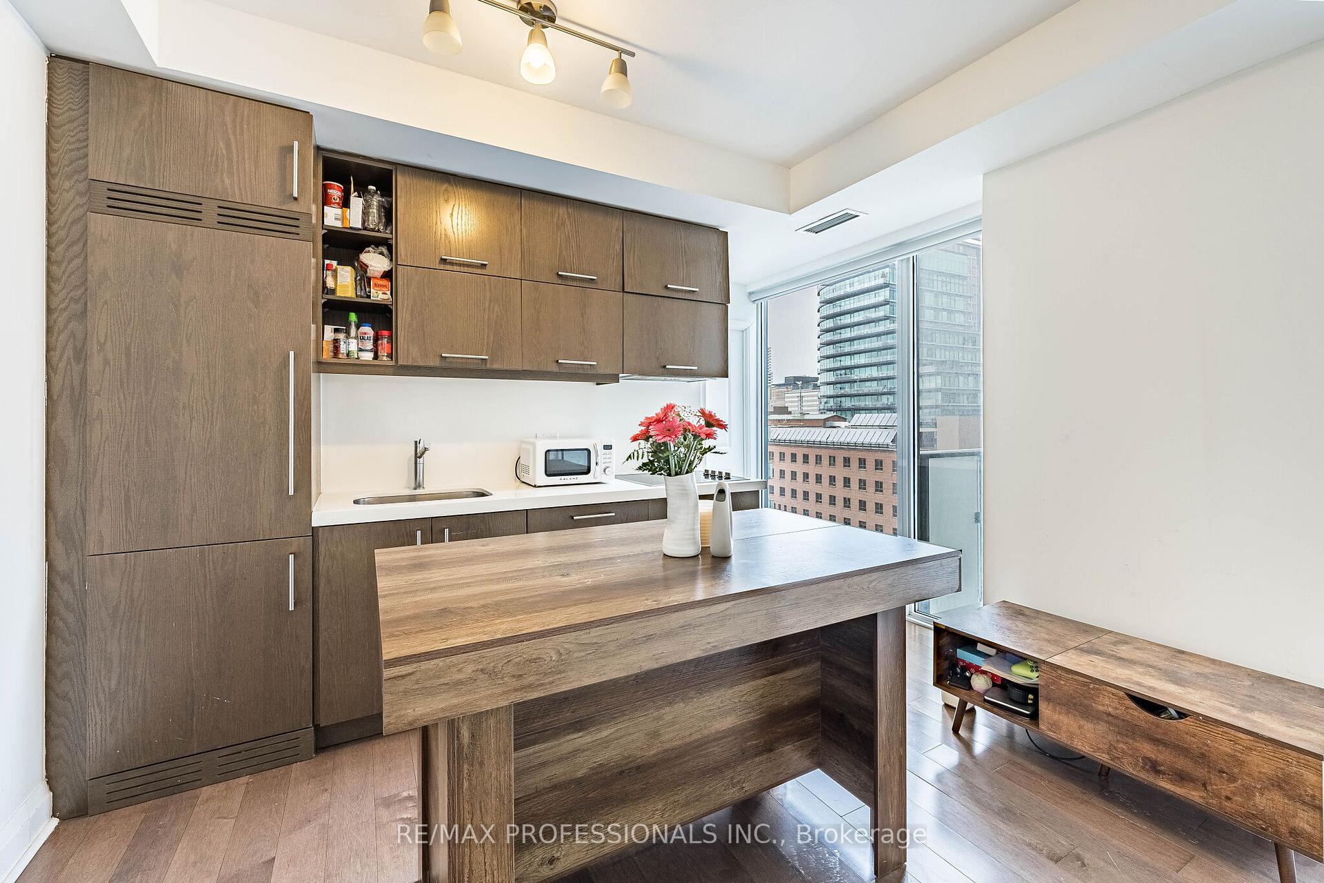 708 - 1080 Bay Street Toronto Ontario Canada Sale residential Brian Pennington RE/MAX Professionals Inc., Brokerage *
