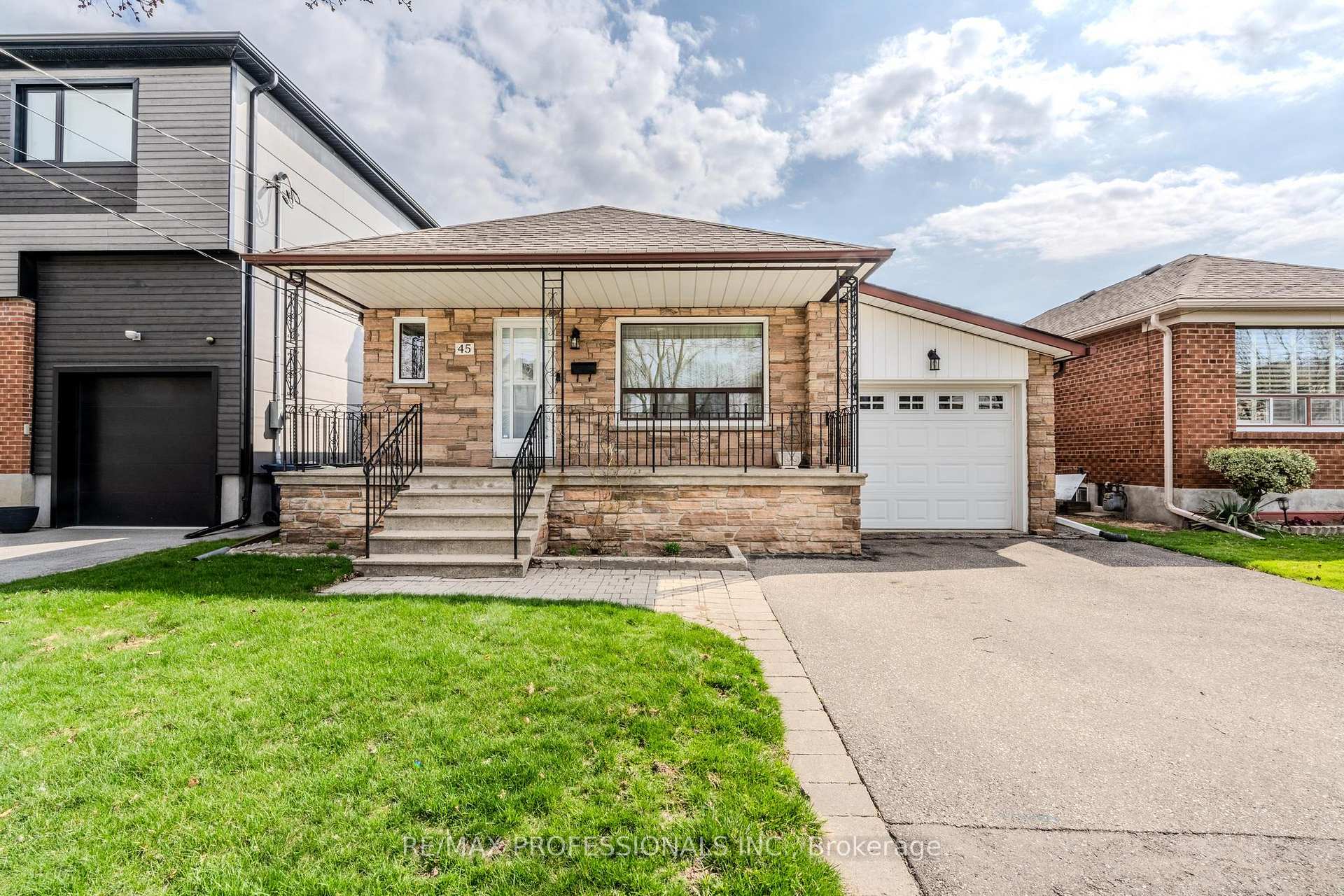 45 Chartwell Road Toronto Ontario Canada Sale residential Paul Mazzei VestCore Realty Corp., Brokerage