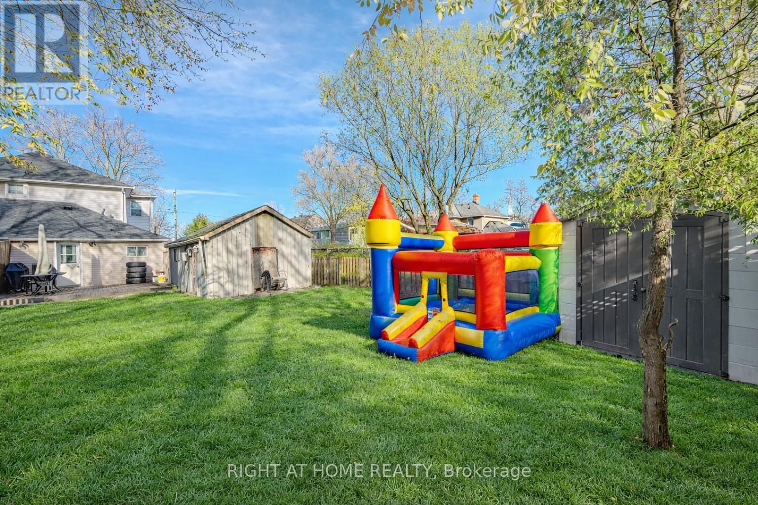 126 Poplar Avenue Halton Hills Ontario Canada Sale residential Jason Leathwood Right at Home Realty, Brokerage*