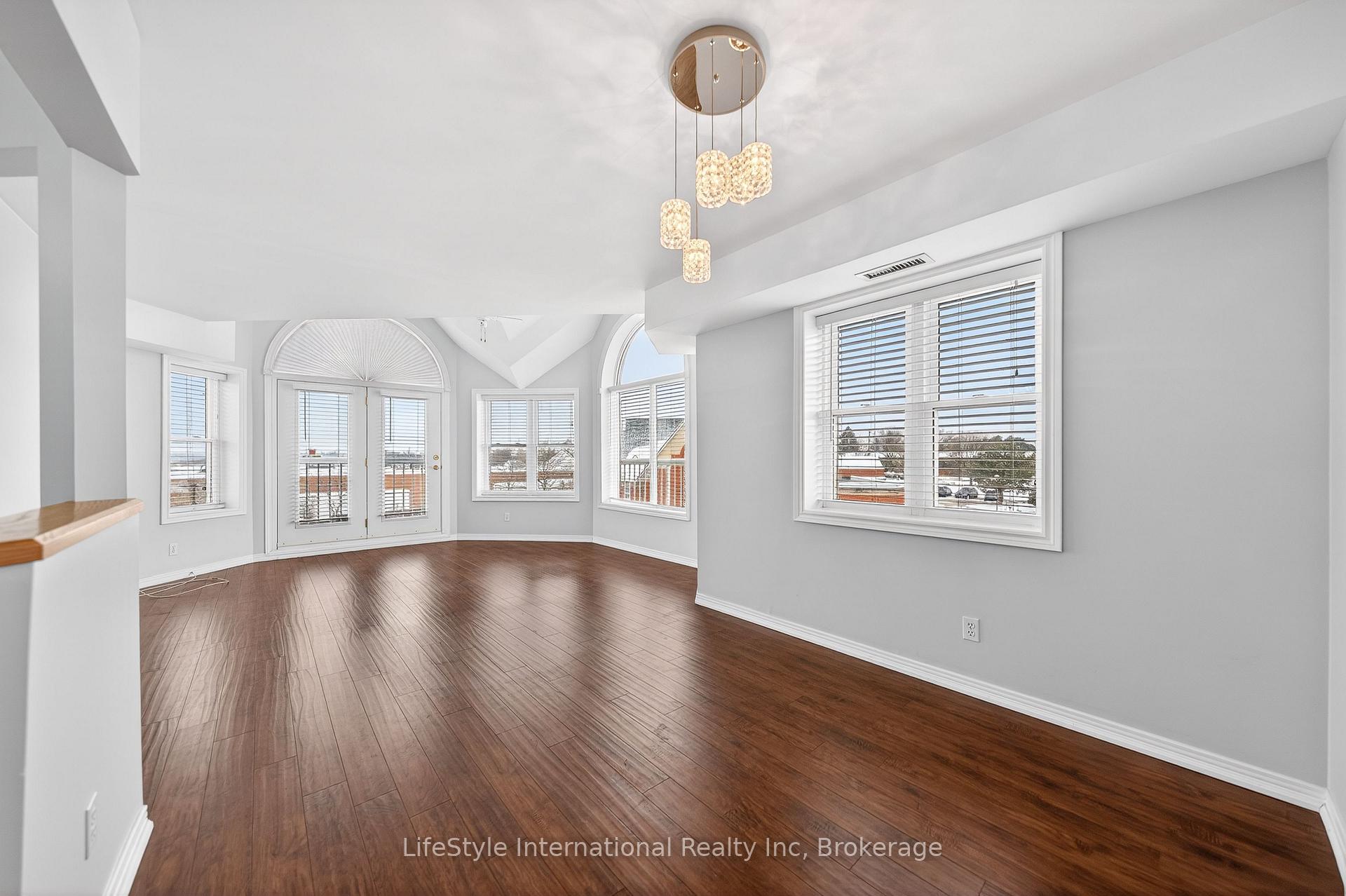 306 - 208 Silvercreek Parkway N Guelph Ontario Canada Sale residential Matthew Zaduk Lifestyle International Realty Inc., Brokerage