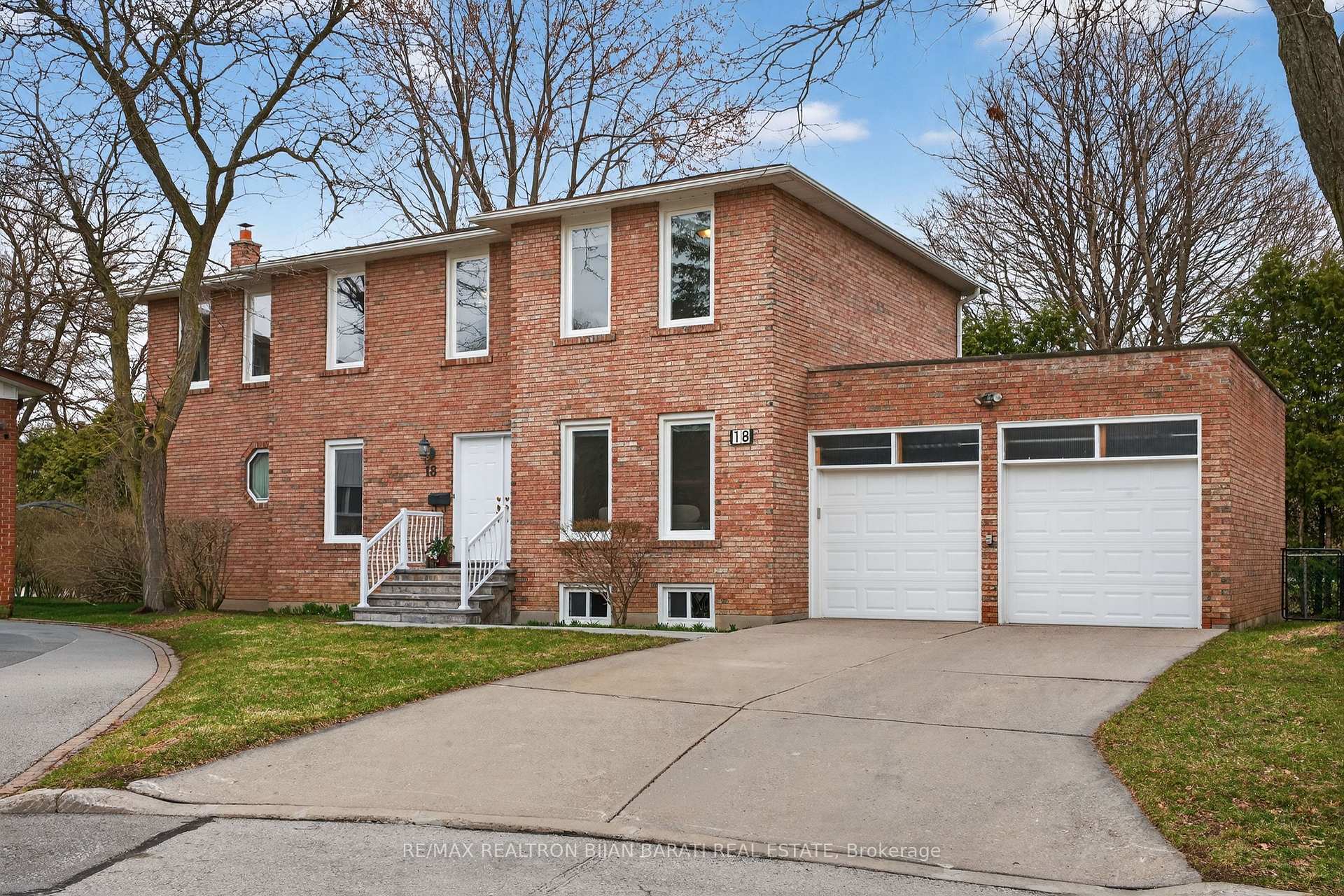 18 Tigerlily Court Toronto Ontario Canada Sale residential Adele McGovern RE/MAX West Realty Inc., Brokerage *