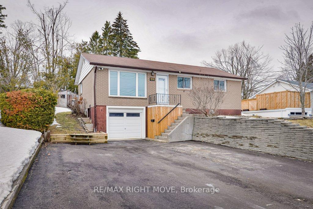 636 Mississaga Street W Orillia Ontario Canada Sale residential Damian Strak RE/MAX RIGHT MOVE, BROKERAGE *