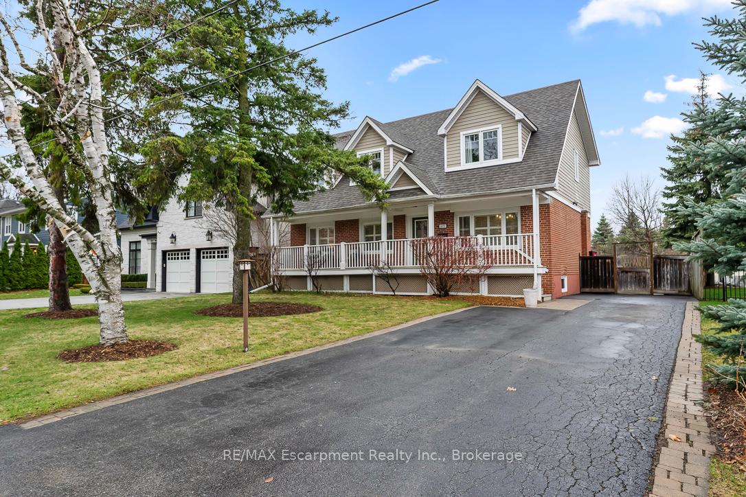 1071 Melvin Avenue Oakville Ontario Canada Sale residential Adele McGovern RE/MAX West Realty Inc., Brokerage *
