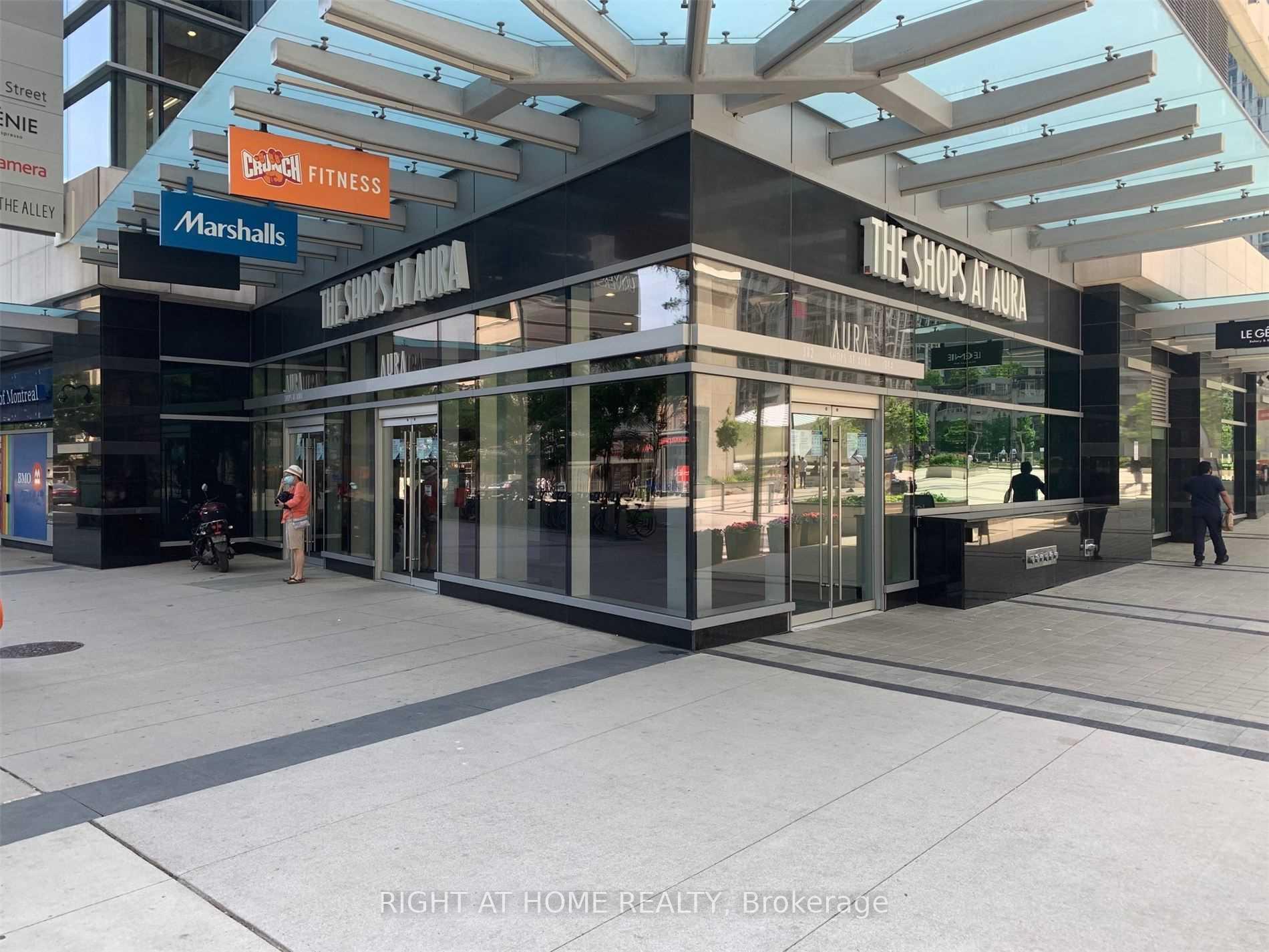 3 - 384 Yonge Street Toronto Ontario Canada Lease commercial Elena Bajenova Right at Home Realty, Brokerage*