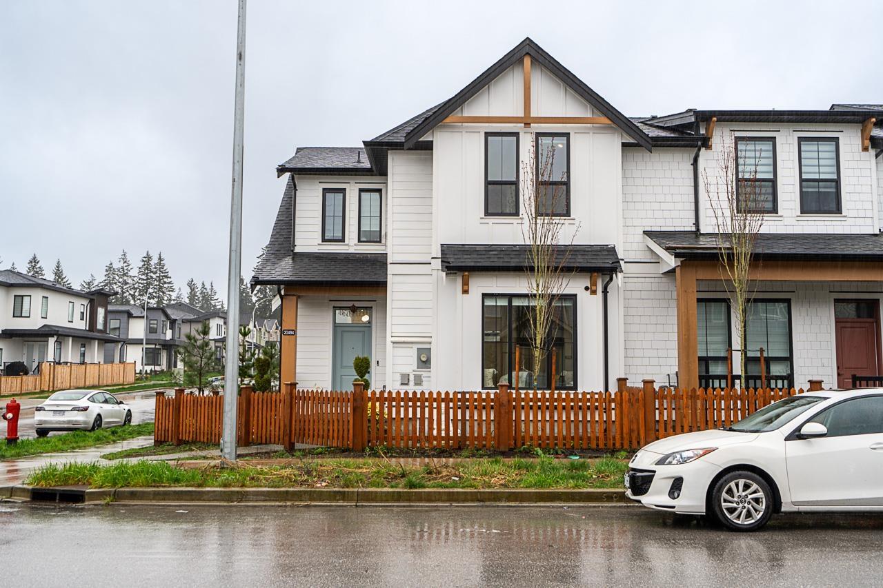 20484 76 AVENUE Langley British Columbia Canada Sale residential Mandeep Singh Ghotra PREC* Century 21 Coastal Realty Ltd., Brokerage*