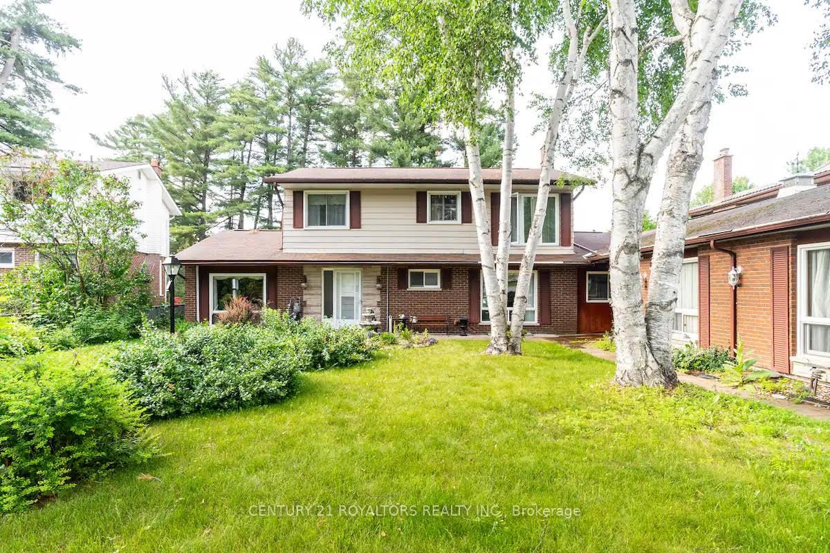 570 Phillip Street E Gravenhurst Ontario Canada Sale residential Hugh Nichols RE/MAX PROFESSIONALS NORTH, BROKERAGE*