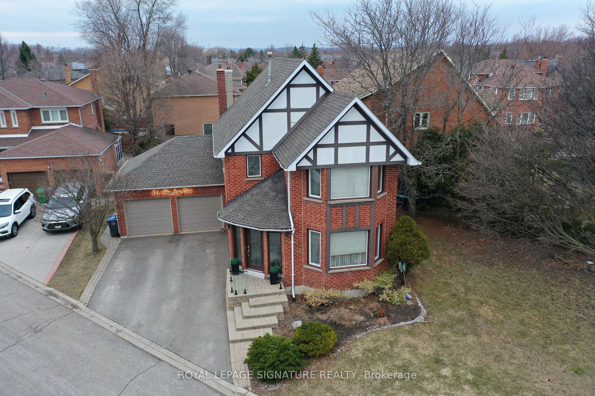 6141 Tenth Line W Mississauga Ontario Canada Sale residential Arshad (Archie) Ali RE/MAX Realty Specialists Inc., Brokerage *