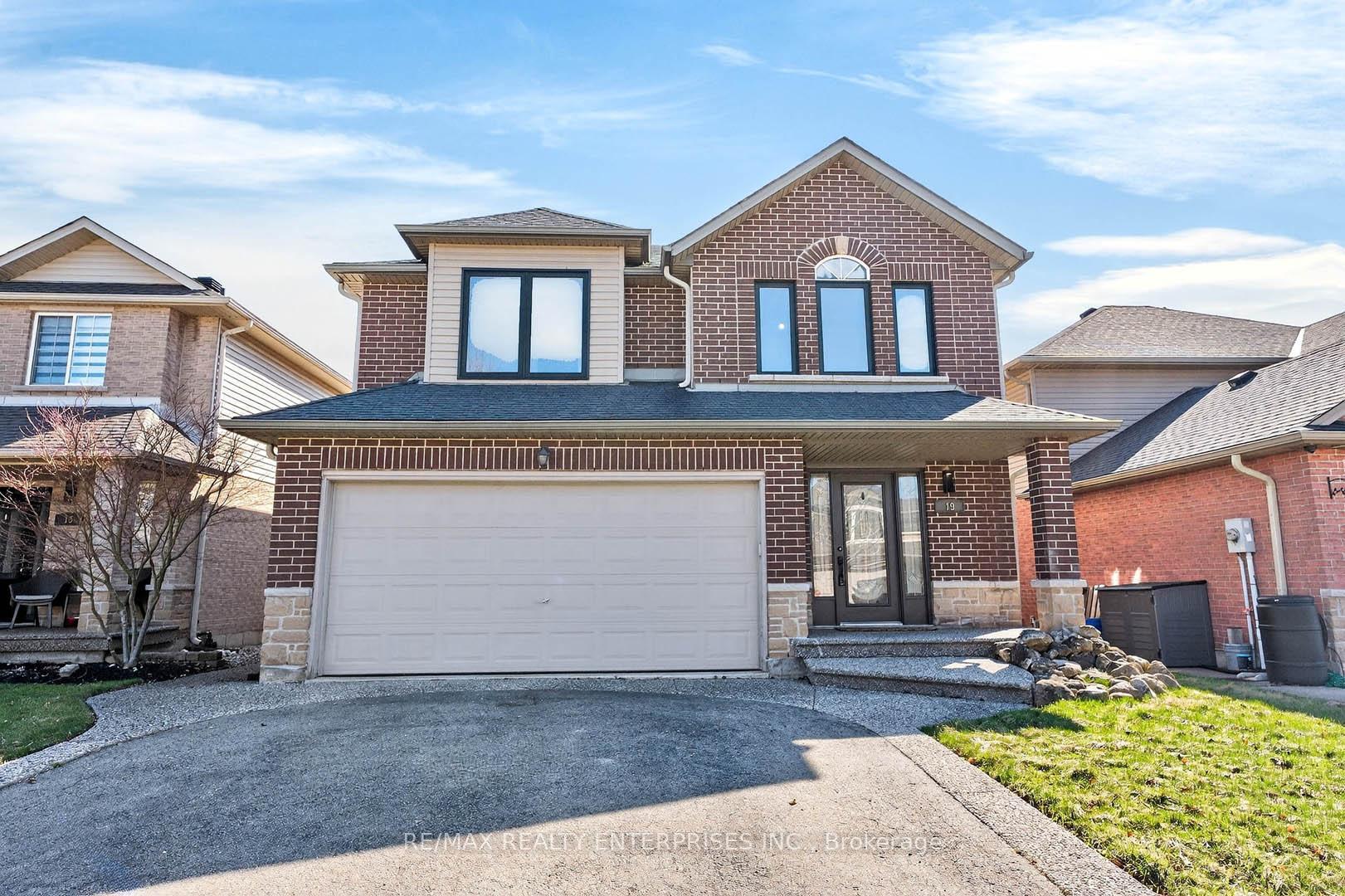19 Midanbury Way Hamilton Ontario Canada Sale residential   THE TORUN TEAM | Re/Max Realty Enterprises Inc. Brokerage*