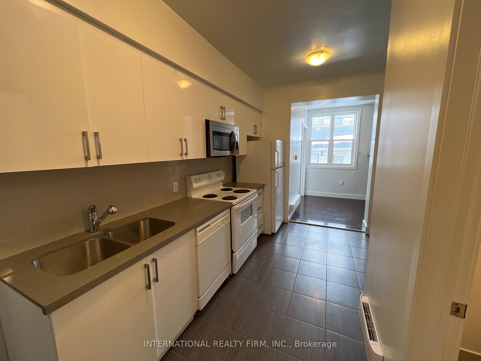 Unit 1 - 159 Montrose Avenue Toronto Ontario Canada Rent residential David LeMesurier International Realty Firm Inc.