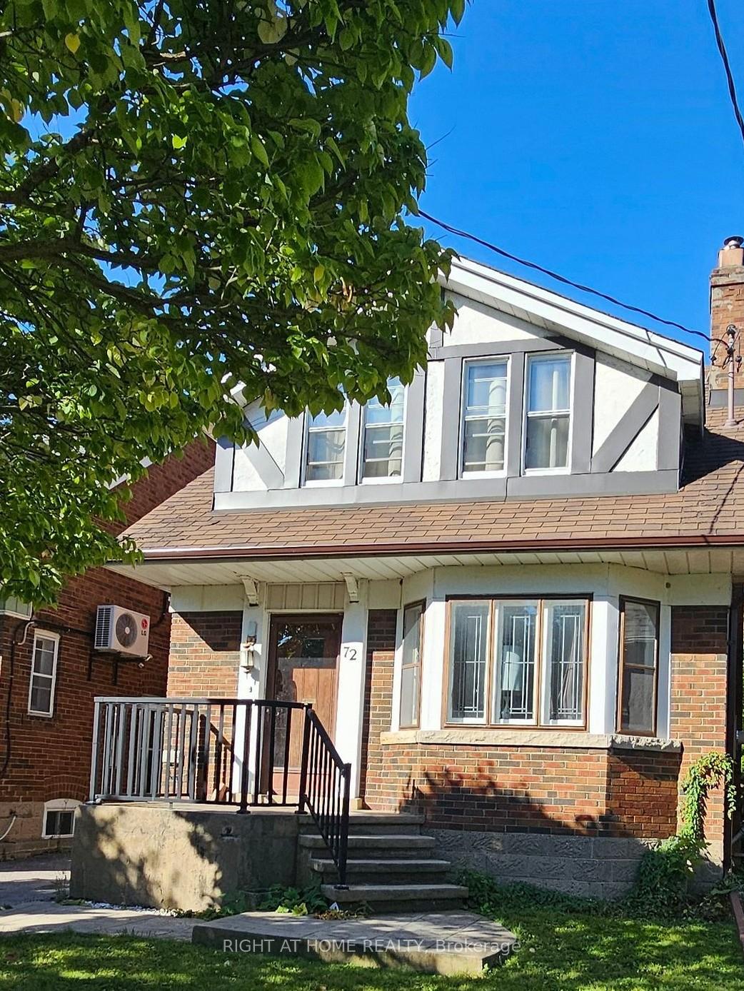 Main Floor - 72 Eleventh Street Toronto Ontario Canada Rent residential George Mitropoulos Right at Home Realty, Brokerage*