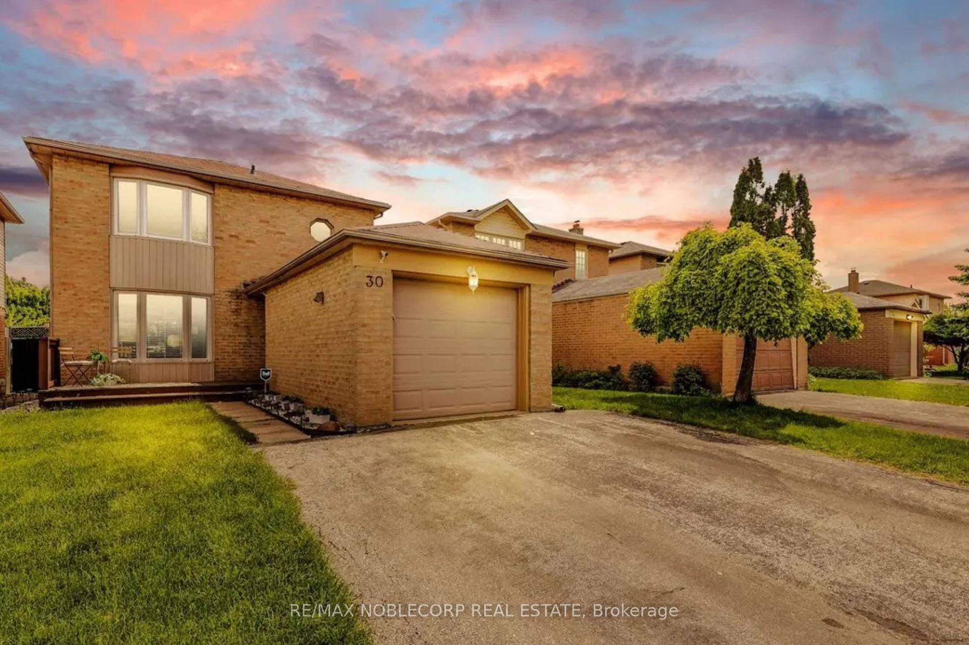 30 Mayberry Court Brampton Ontario Canada Sale residential Jorge Rosales Re/Max Noblecorp Real Estate, Brokerge*