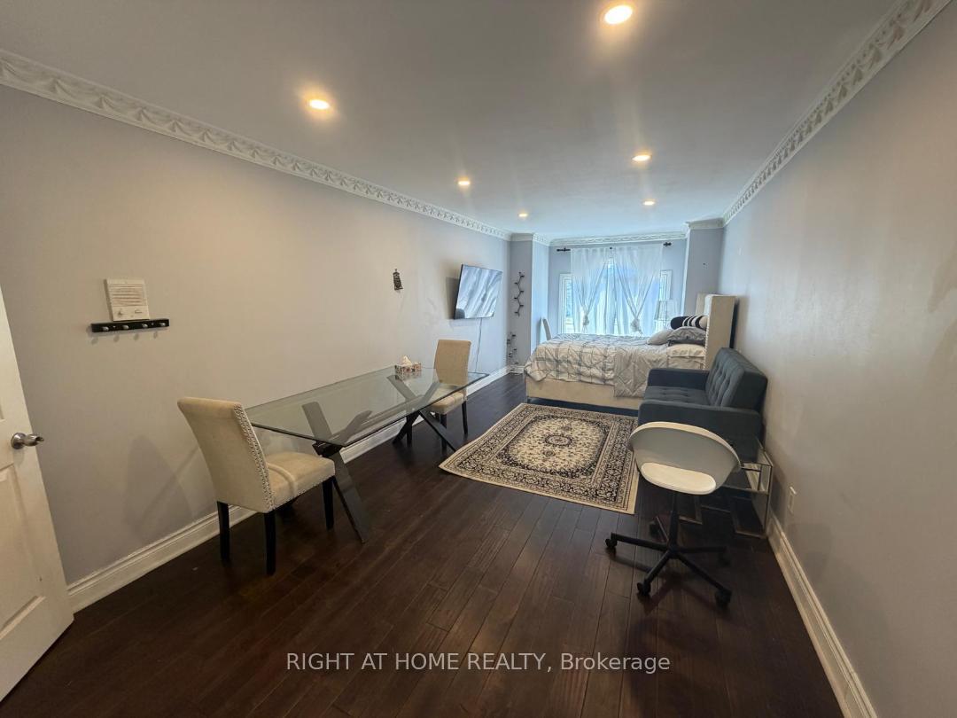 31 NORTHGATE Crescent Richmond Hill Ontario Canada Rent residential Alfred Russell Rosos Right at Home Realty, Brokerage*