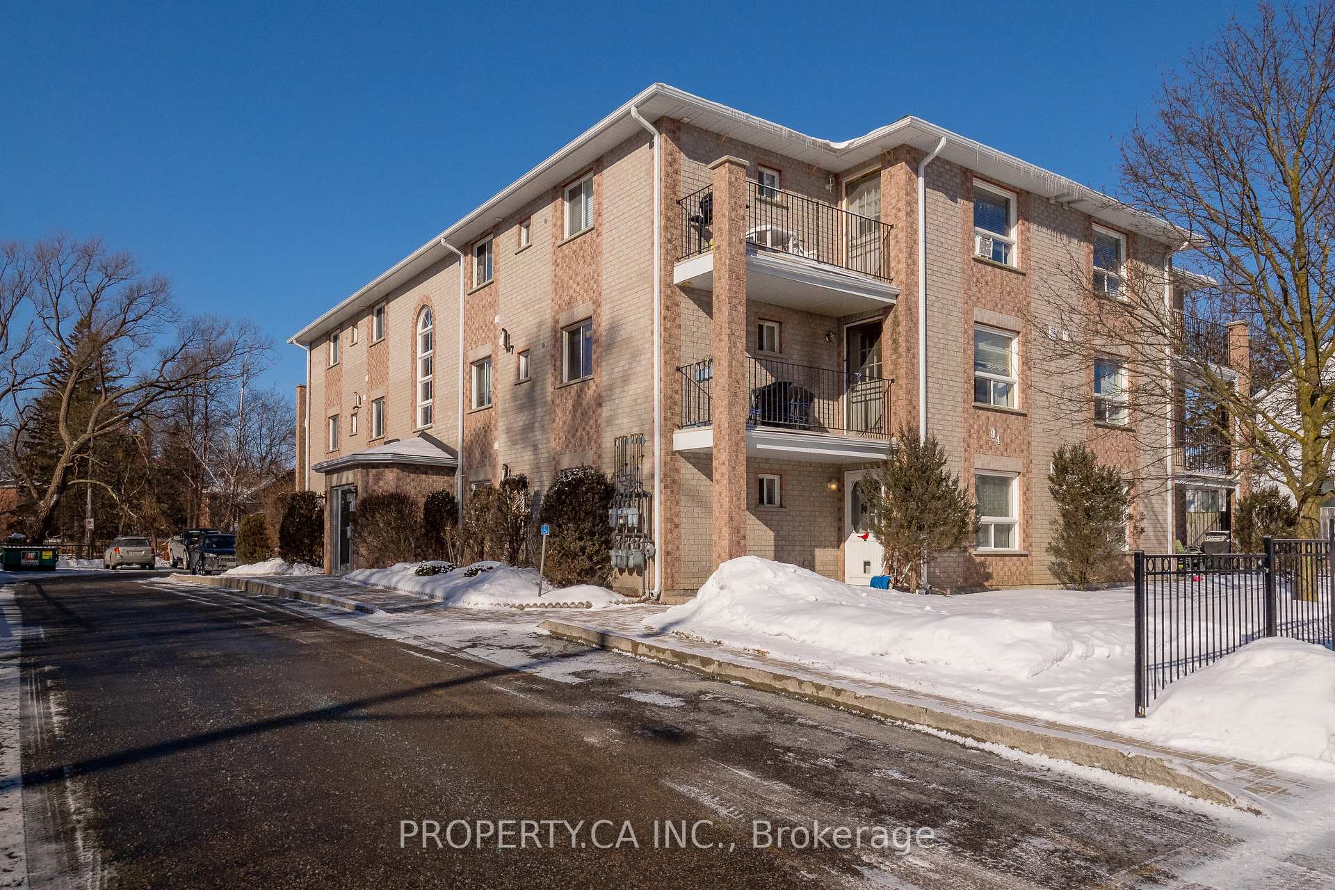 94 Sanford Street Barrie Ontario Canada Sale commercial Dave Moore RE/MAX Hallmark Chay Realty, Brokerage*