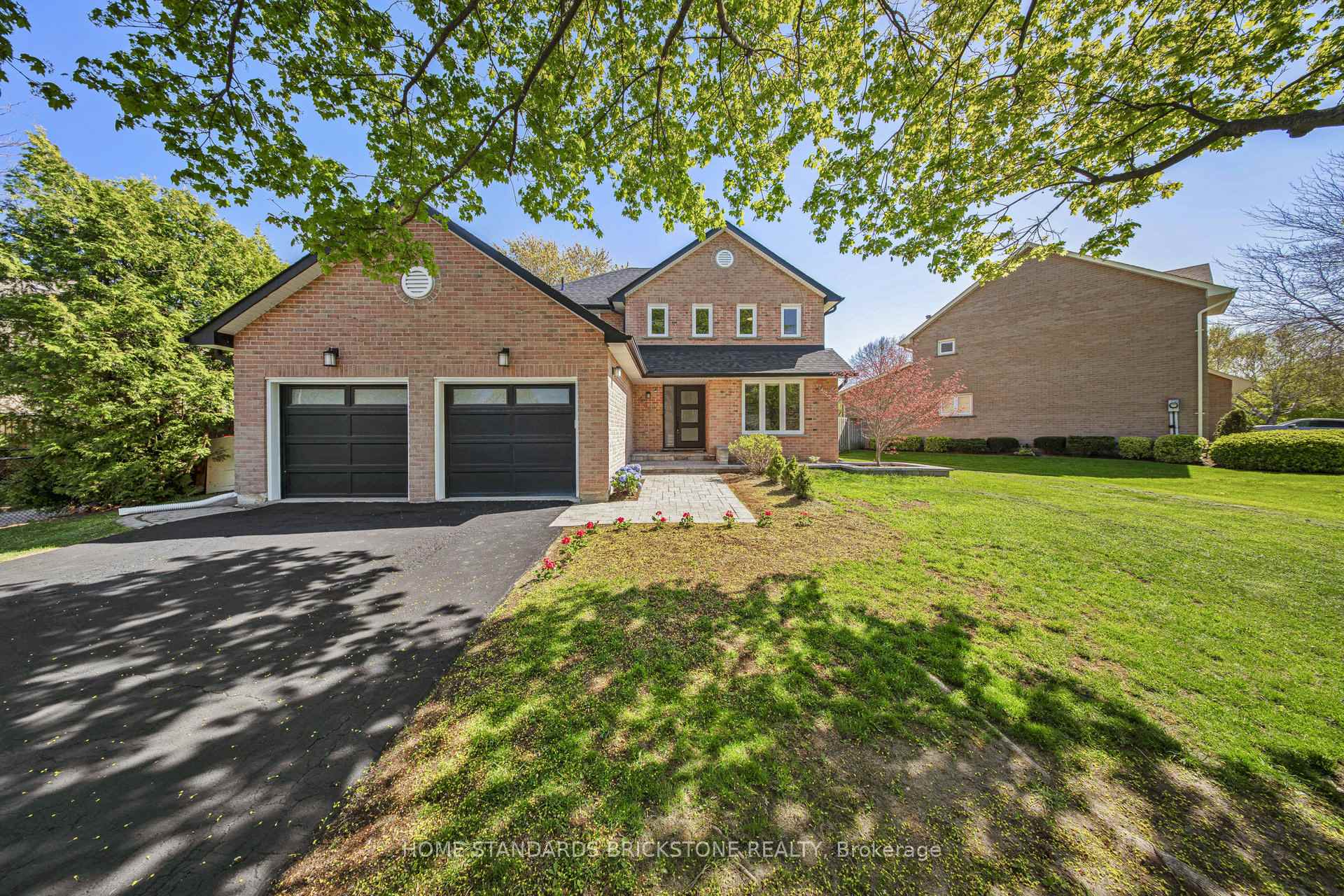 460 Aspen Forest Drive Oakville Ontario Canada Sale residential Maya Garg Royal LePage Signature Realty, Brokerage