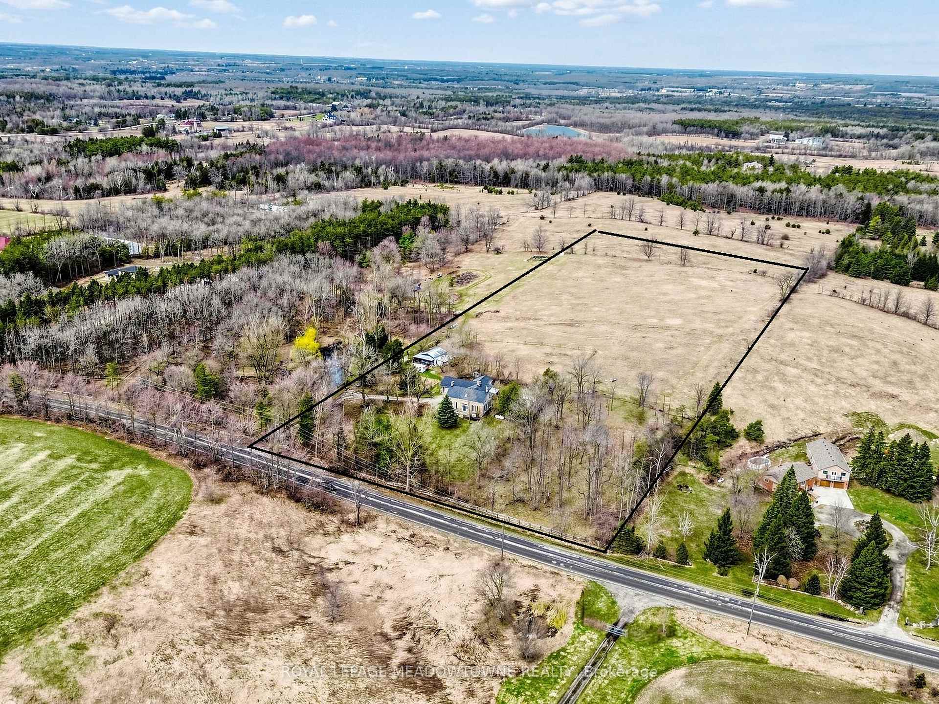 5595 25 Side Road Milton Ontario Canada Sale residential Sue  Coulighan  Royal LePage Meadowtowne Realty, Brokerage *
