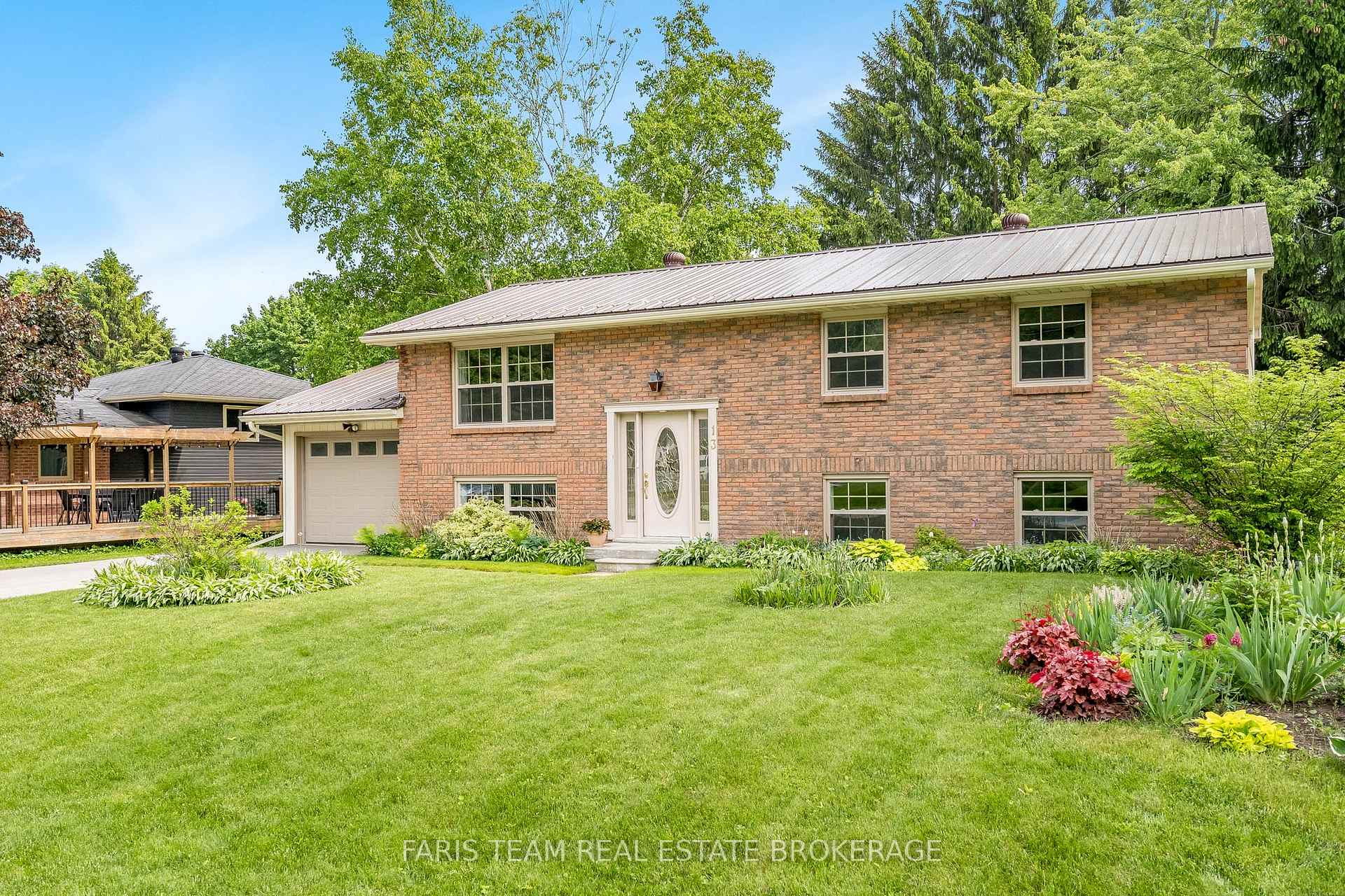 13 Jardine Crescent Clearview Ontario Canada Sale residential Leo Weel RE/MAX Four Seasons Realty Ltd., Brokerage*