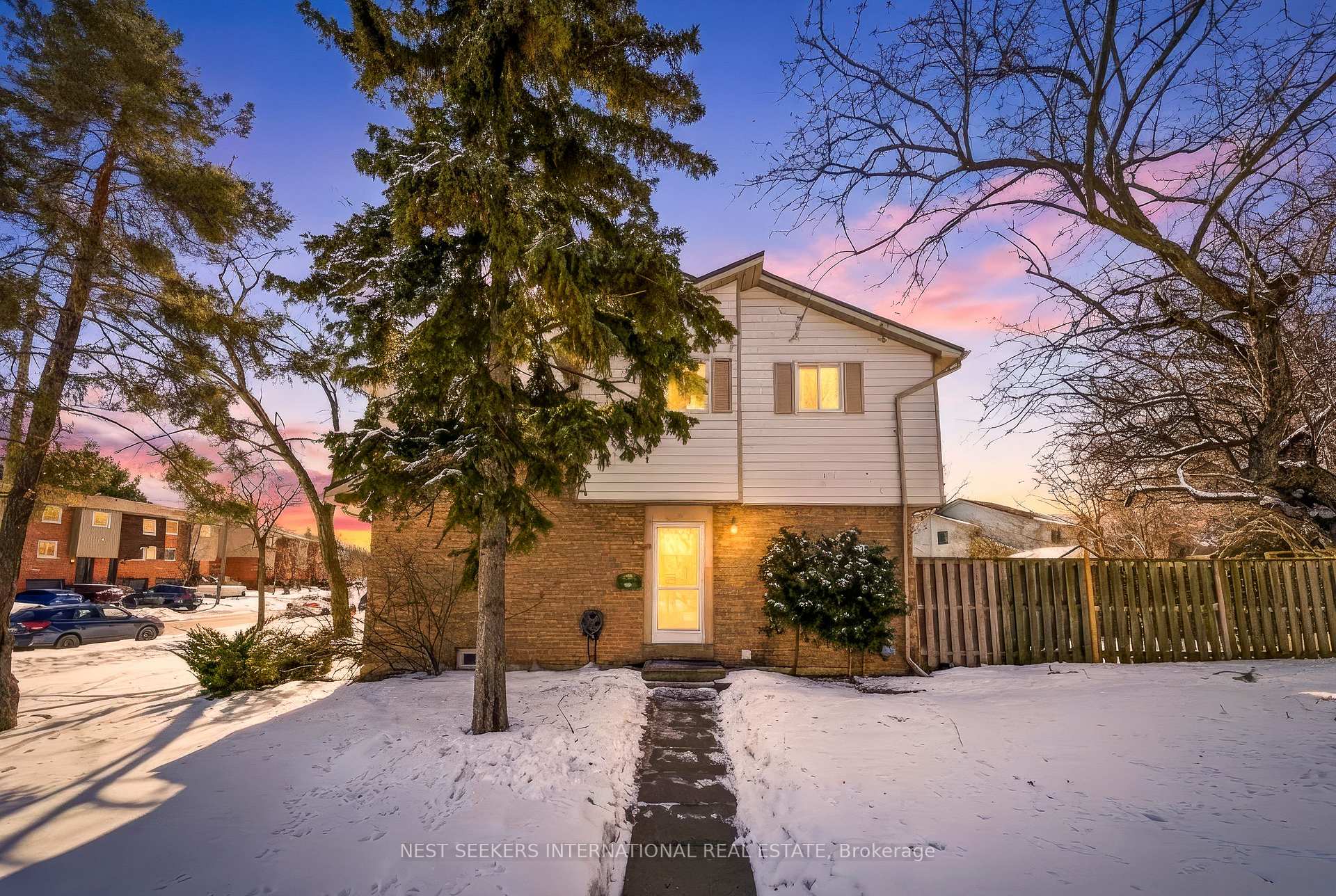 30 - 6540 Falconer Drive Mississauga Ontario Canada Rent residential Professional Group RE/MAX Realty Specialists Inc., Brokerage*