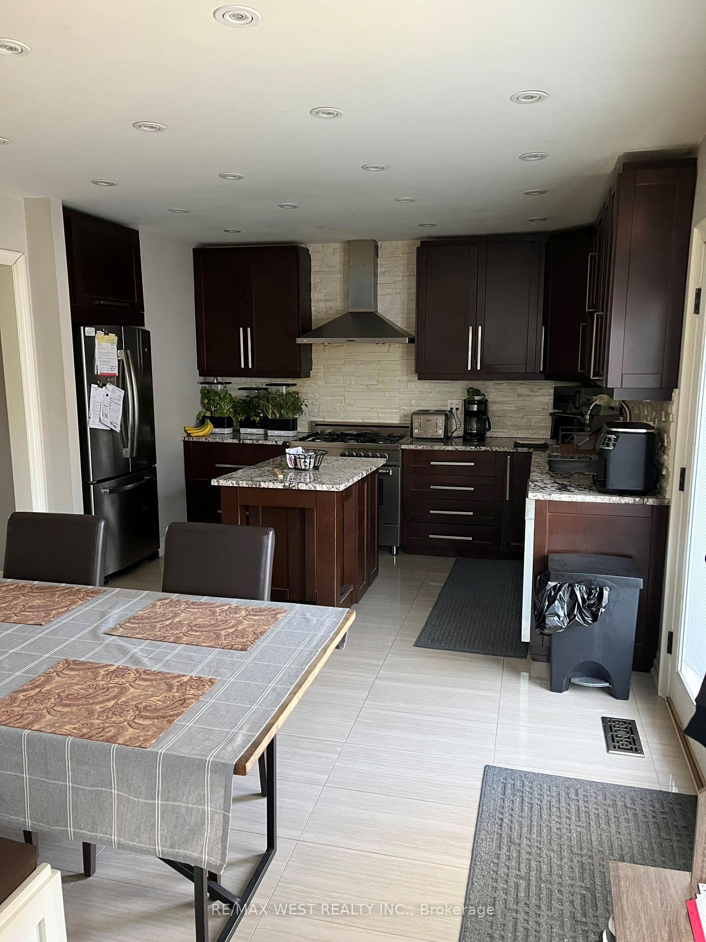 56 Stephen Drive Caledon Ontario Canada Rent residential Vince Nestico RE/MAX West Realty Inc., Brokerage *