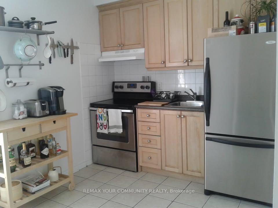 Upper - 151 Dovercourt Road Toronto Ontario Canada Rent residential Muzaffar Sheikh Re/Max Your Community Realty, Brokerage