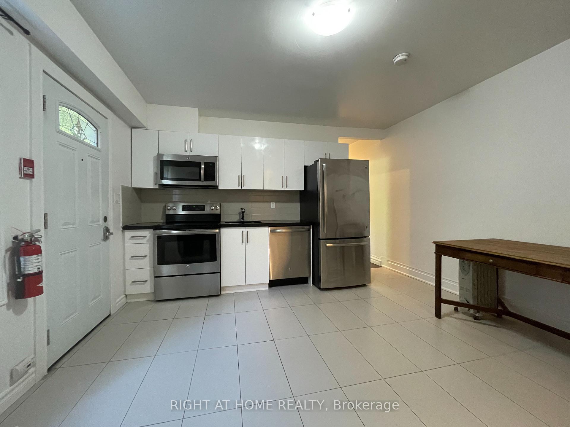 1 - 95 D'arcy Street Toronto Ontario Canada Rent residential Manuela Evans Right at Home Realty, Brokerage*