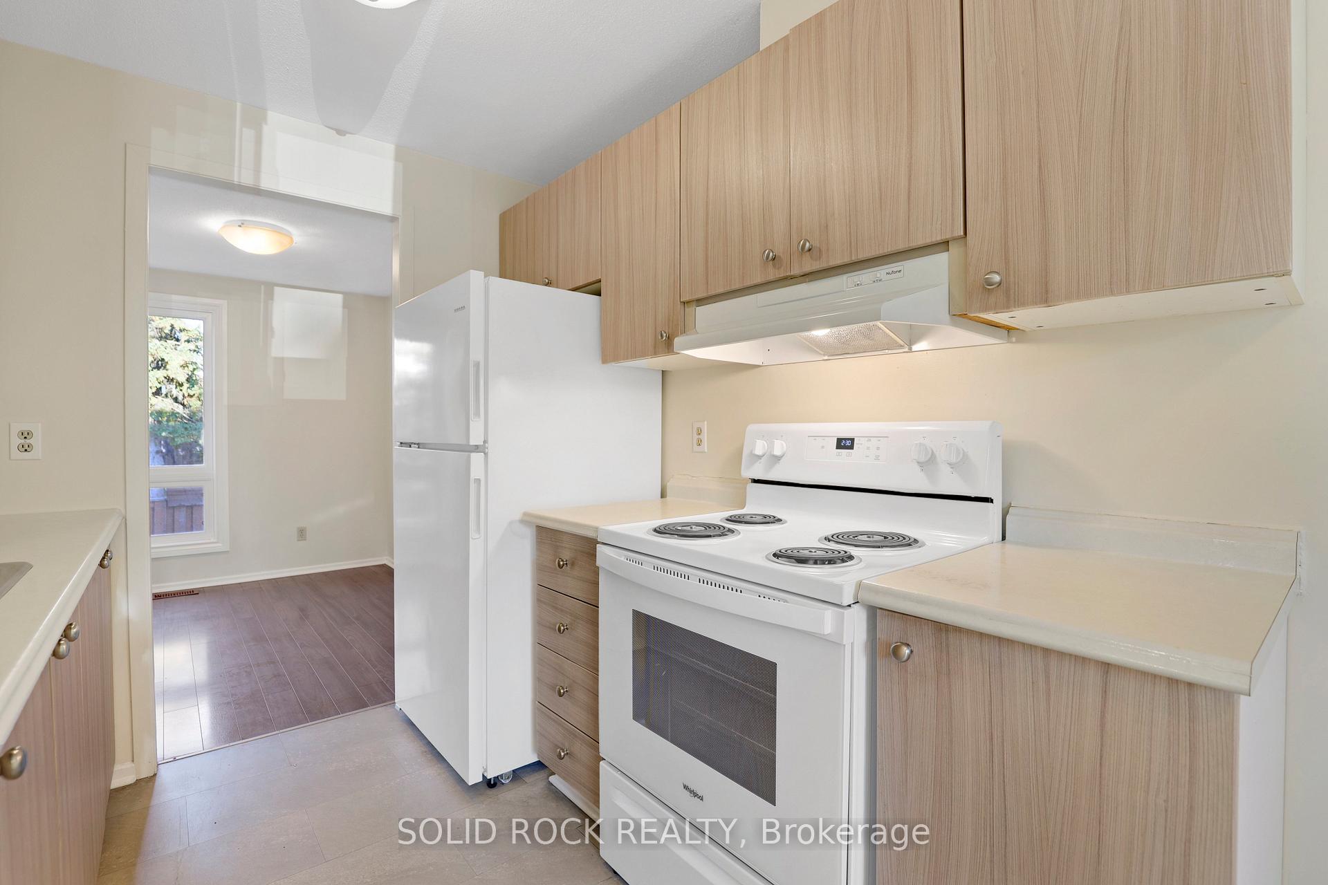 18 - 35 Thistledown Court Ottawa Ontario Canada Sale residential Hisham Abdalla Royal Star Realty Inc., Brokerage*