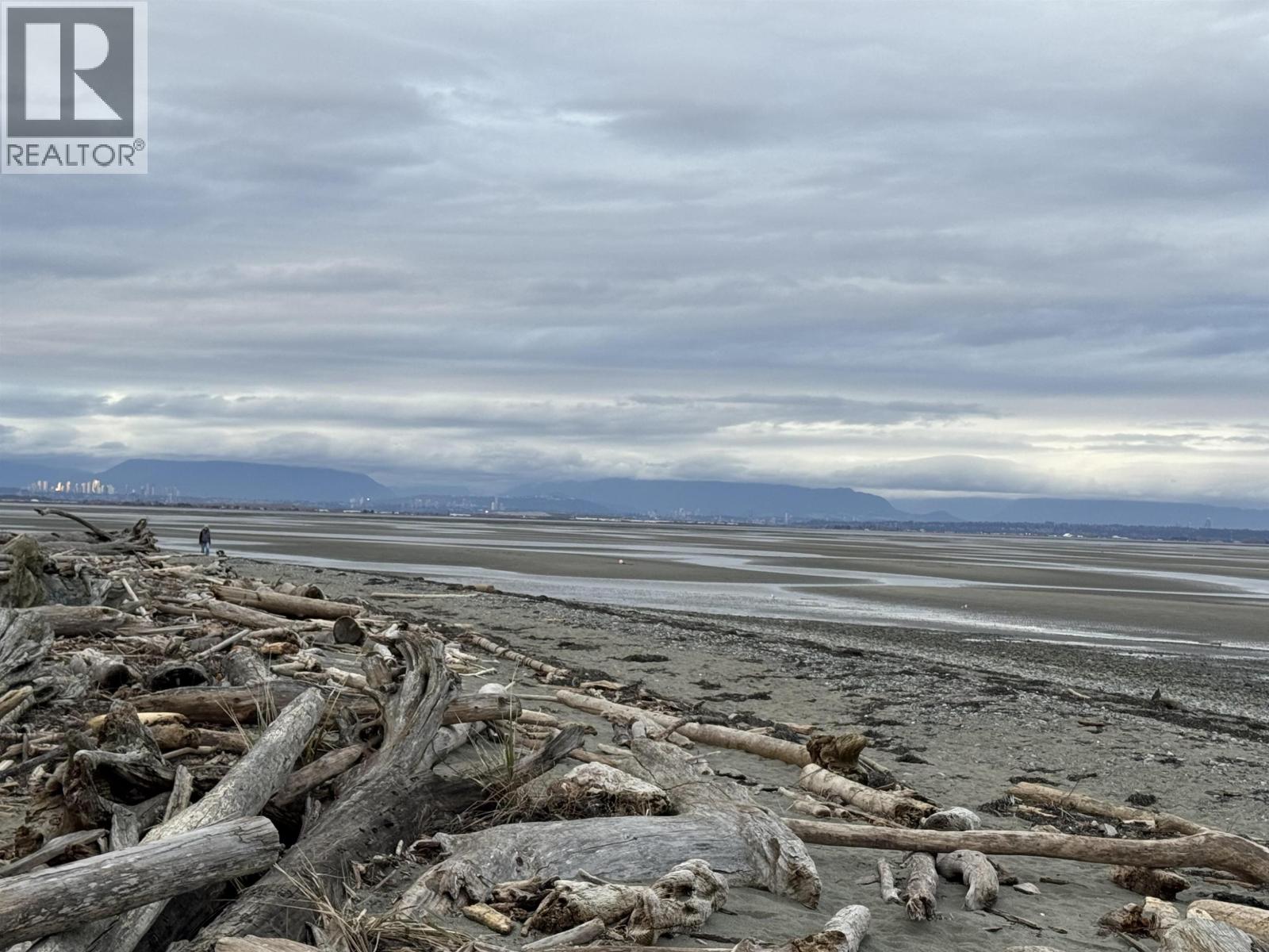 225 67A STREET Delta British Columbia Canada Sale residential Rimpy Bal HomeLife Benchmark Realty Corp.