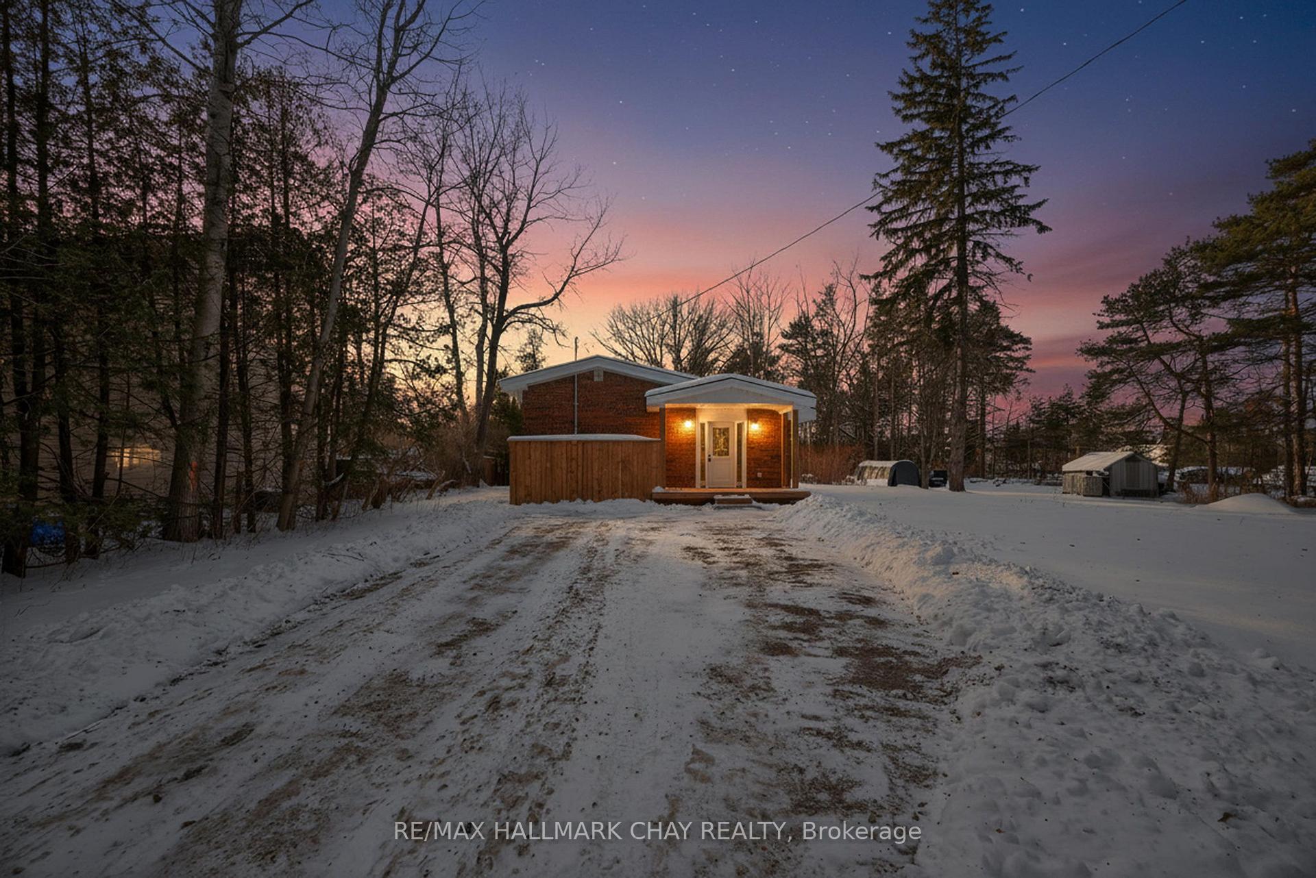 8717 Beachwood Road Wasaga Beach Ontario Canada Sale residential Mark Leader RE/MAX Hallmark Chay Realty, Brokerage