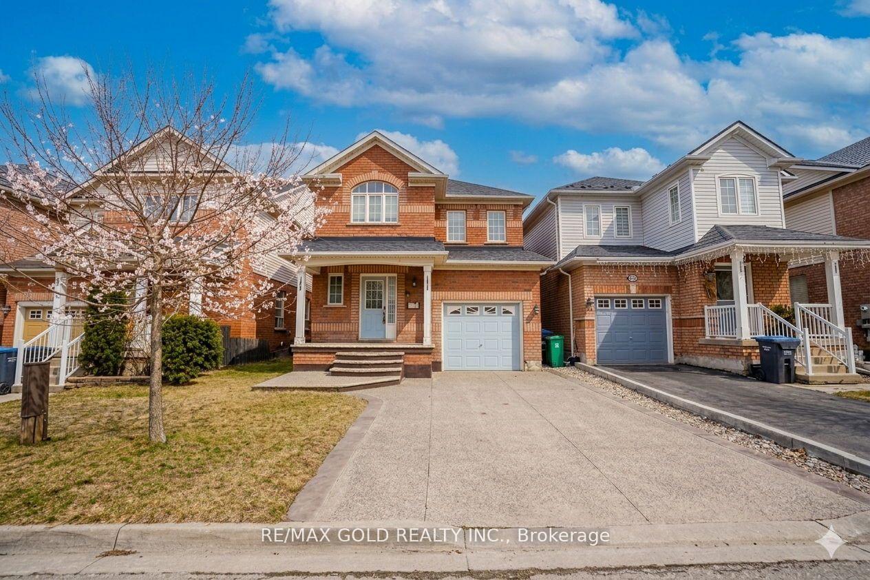 25 Spencer Drive Brampton Ontario Canada Sale residential Menjit Cheema RE/MAX Gold Realty Inc., Brokerage *