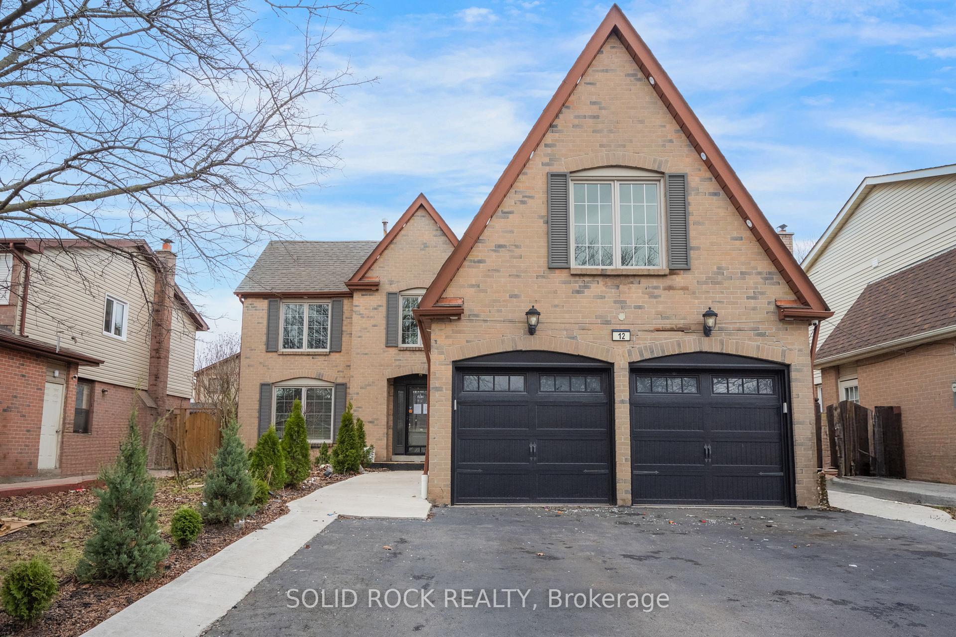 12 Torrance Wood Brampton Ontario Canada Sale residential   REAL CITY REALTY INC.