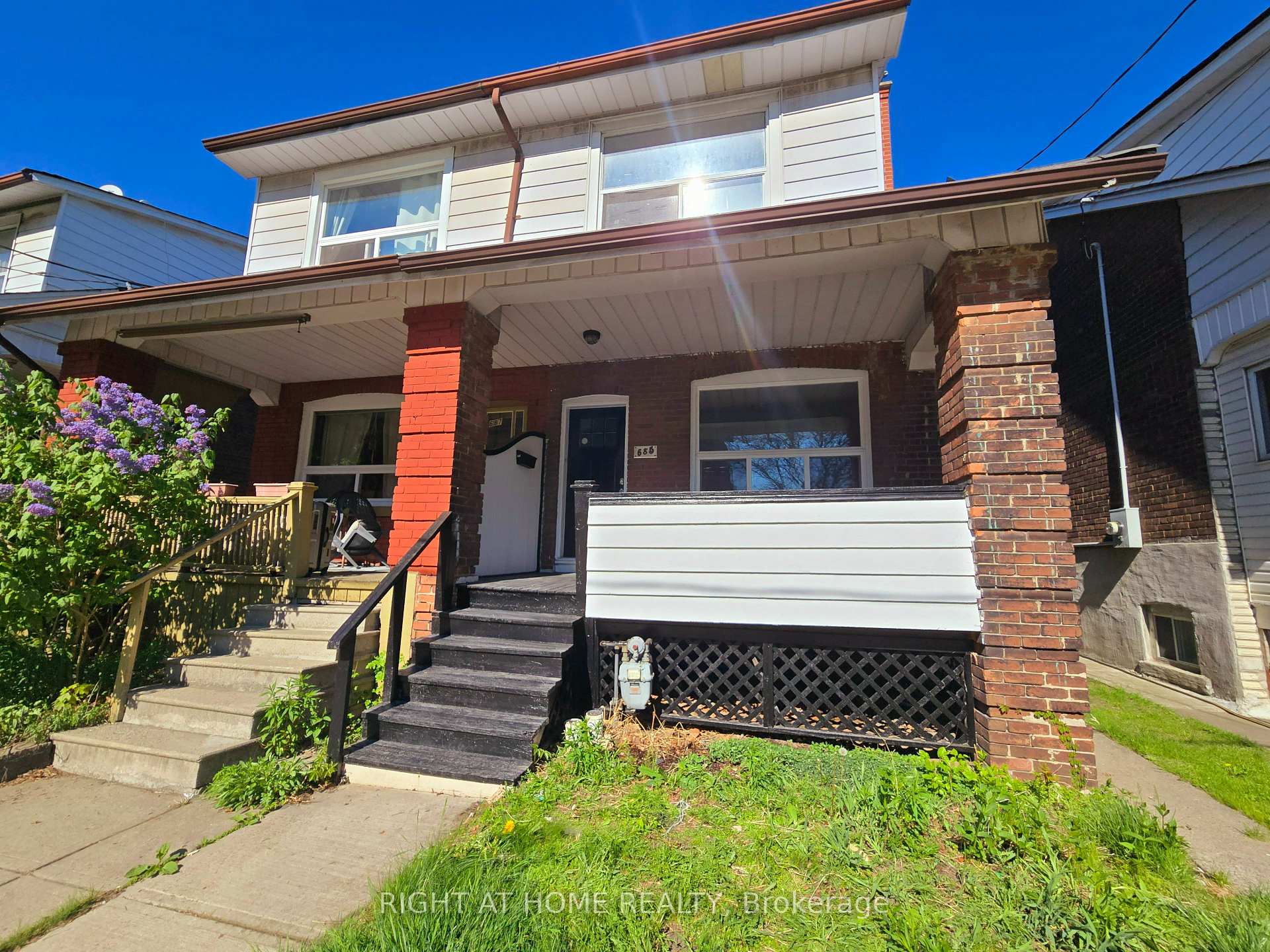 MAIN - 685 Greenwood Avenue Toronto Ontario Canada Rent residential Ruth-Ann Shallow Right at Home Realty, Brokerage*