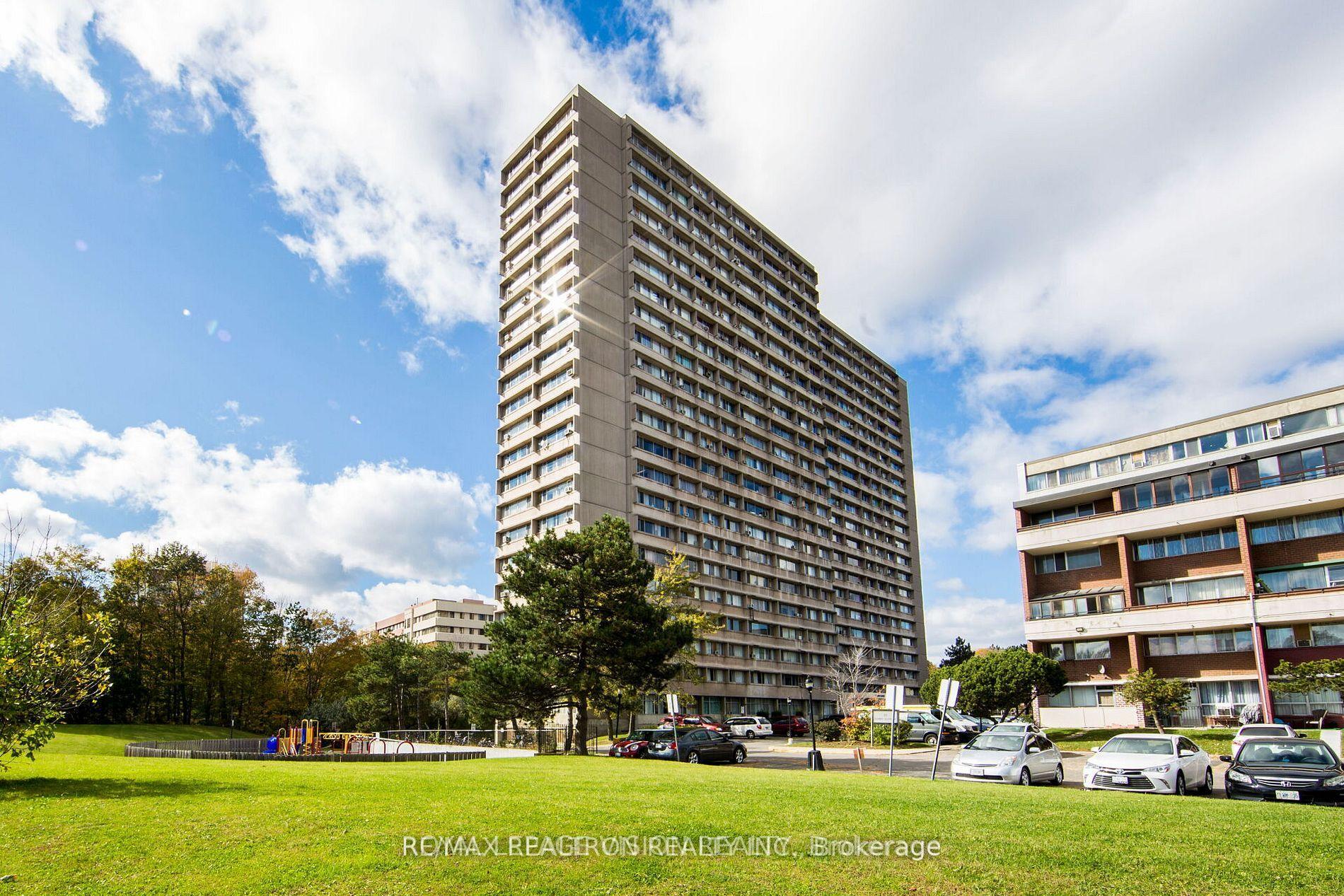 2101 - 10 Sunny Glenway Toronto Ontario Canada Sale residential Brian Matthews RE/MAX Realtron Realty Inc., Brokerage *