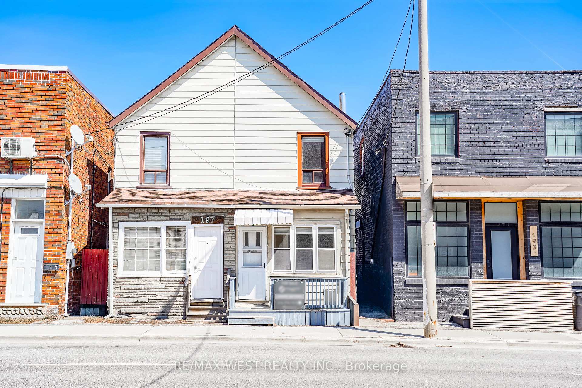 195 Islington Avenue Toronto Ontario Canada Sale residential Vijay Bhandari HomeLife Superstars Real Estate Ltd., Brokerage*